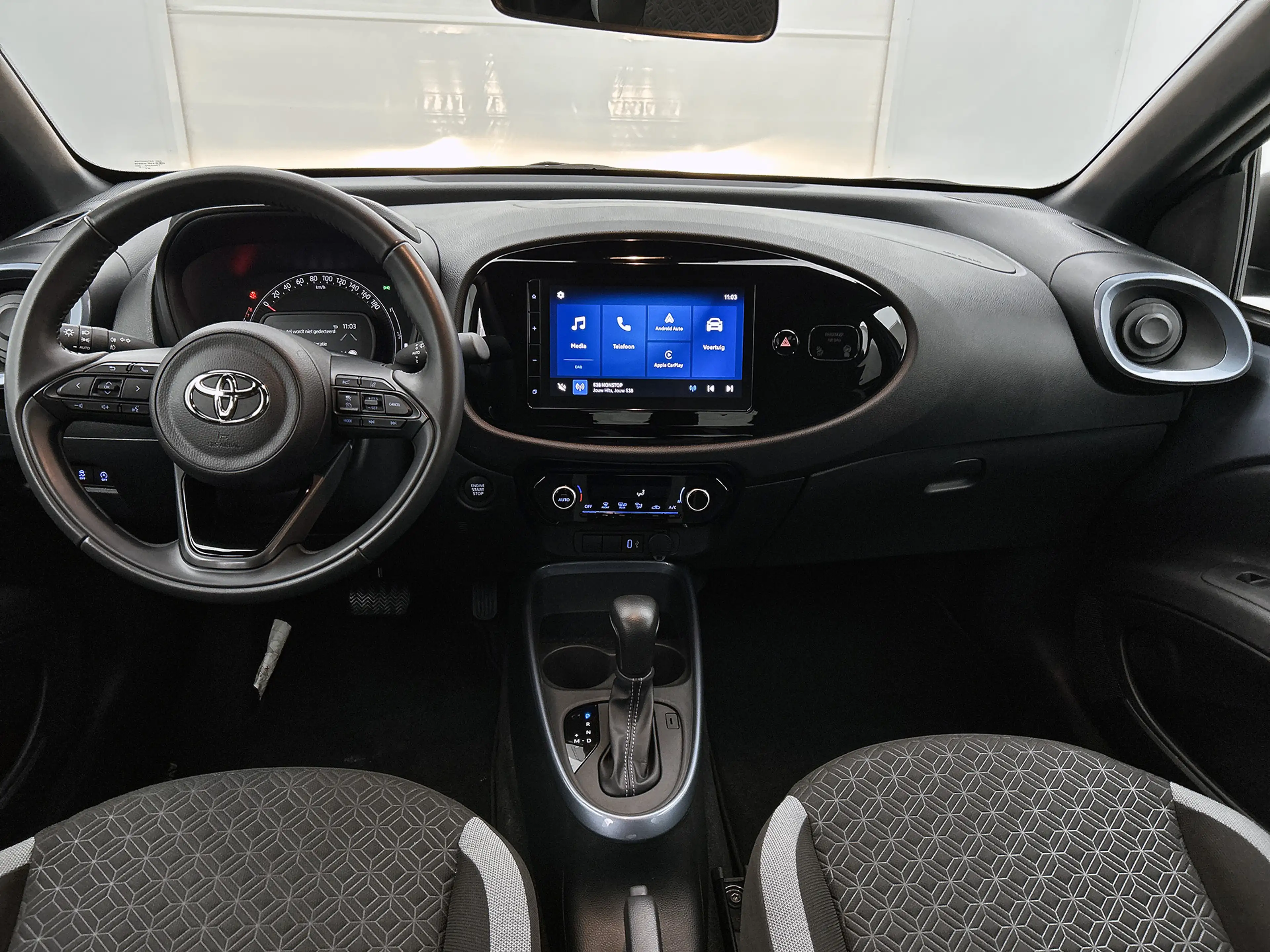 Toyota Aygo X 1.0 VVT-i S-CVT Pulse + | BTW Voertuig | Parkeerse — photo 4