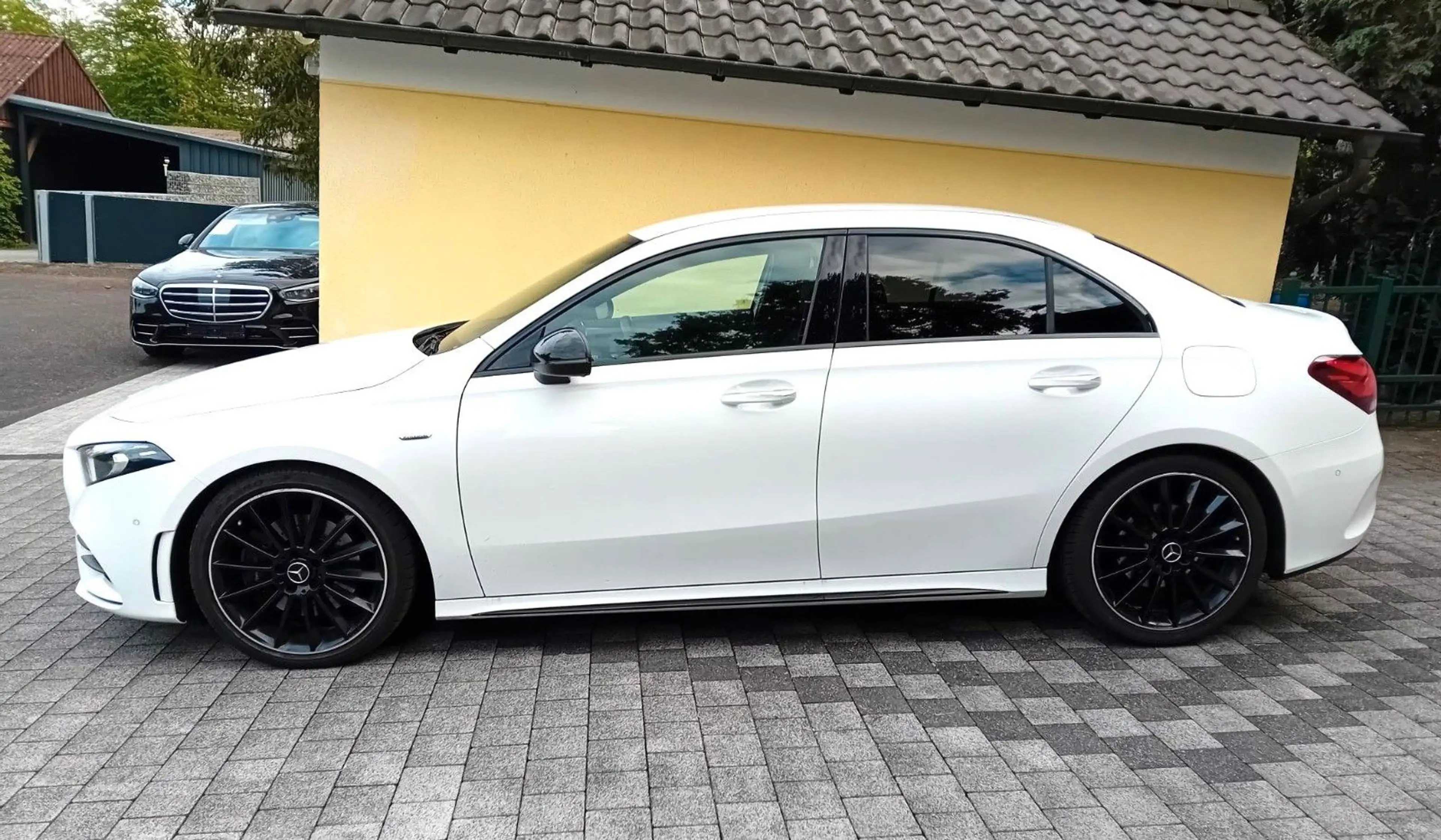 Mercedes-Benz A 220 A dLimousine AMG-Edition-NAVI-LED-Tempomat