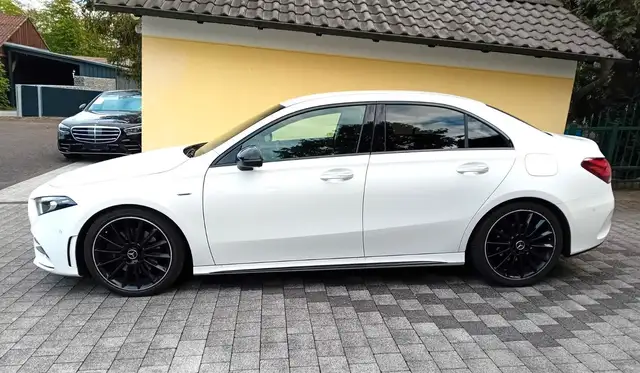 Mercedes-Benz A 220 A d Limousine AMG Edition NAVI LED Tempomat