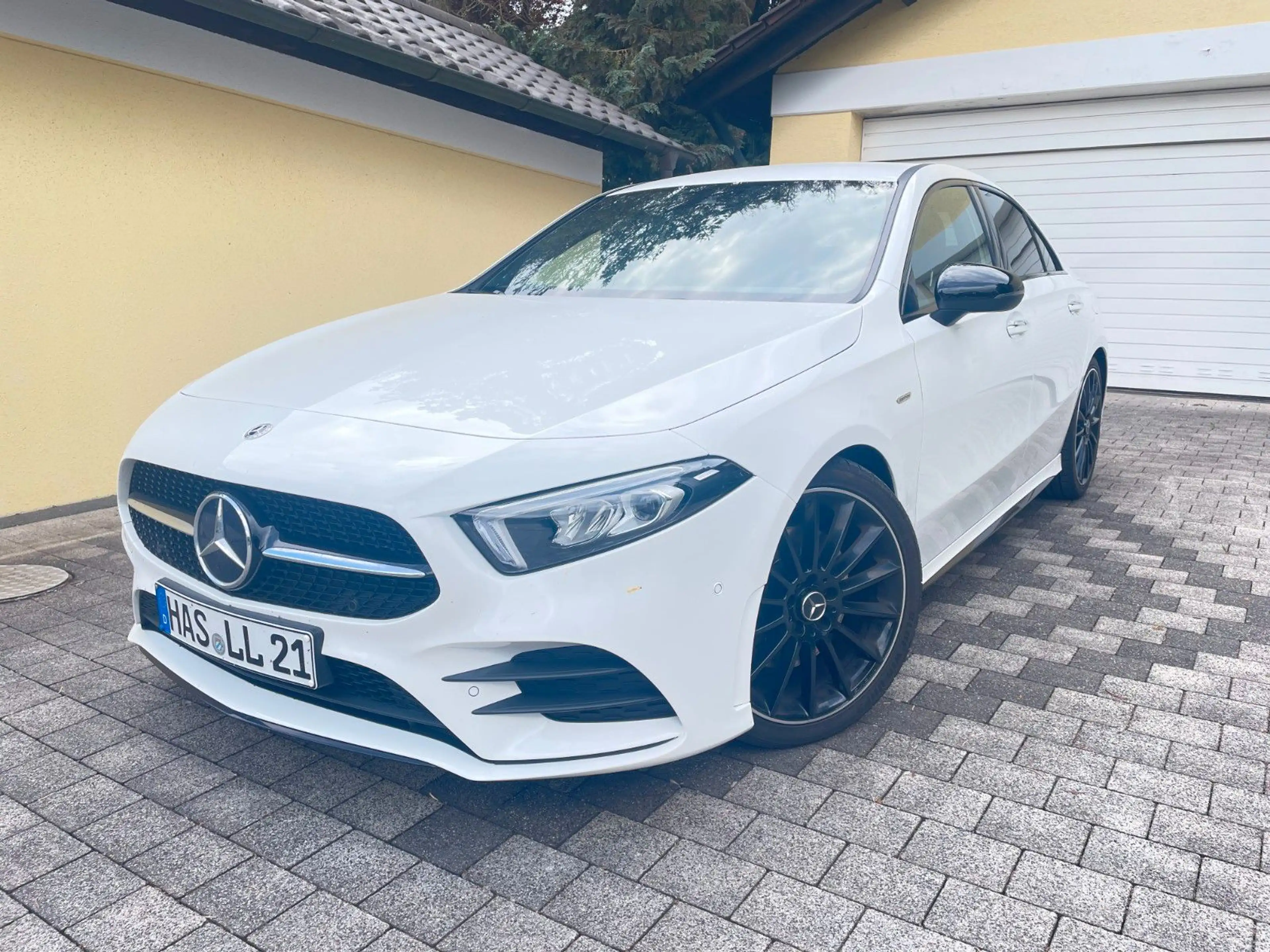 Mercedes-Benz A 220 A dLimousine AMG-Edition-NAVI-LED-Tempomat — photo 4