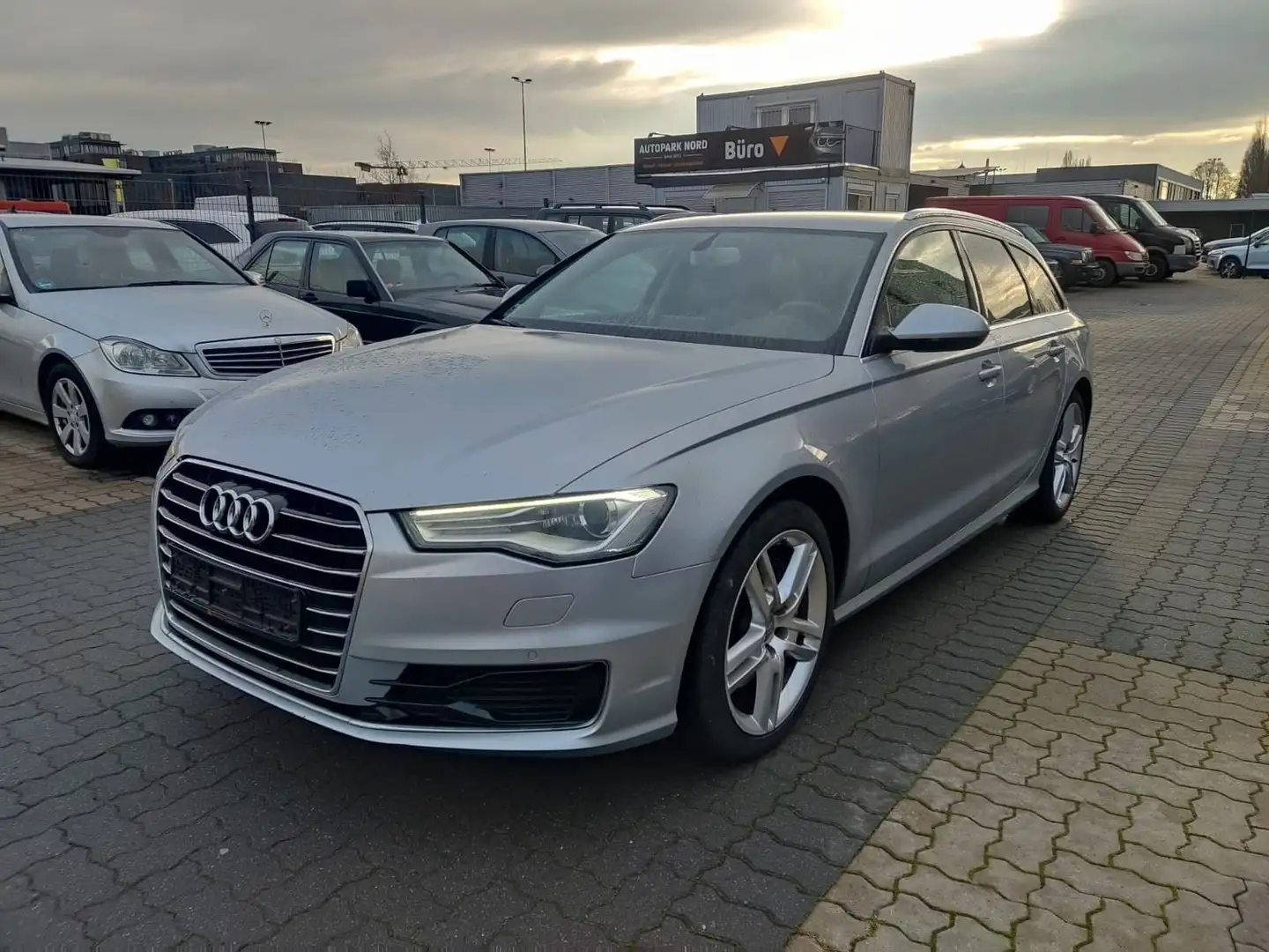 Audi A6 Avant 3.0 TDI clean diesel quattro Silber - 2