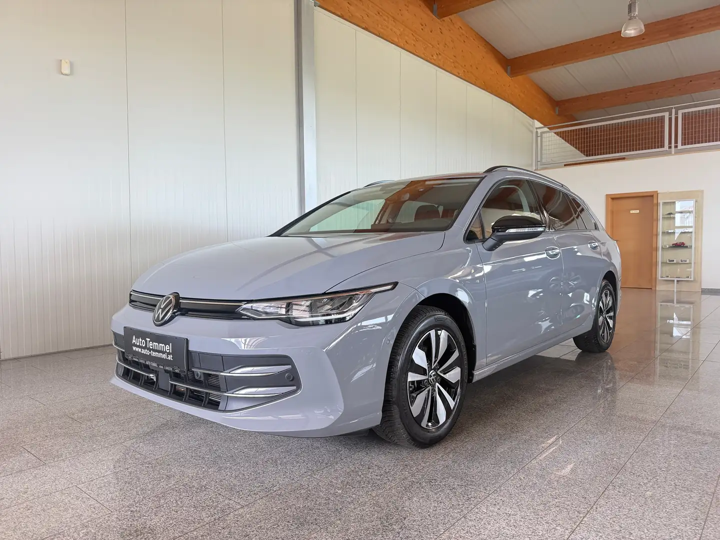 Volkswagen Golf Variant 1.5 TSI 85 kW Goal "Garantie bis 08/2030" Grau - 2