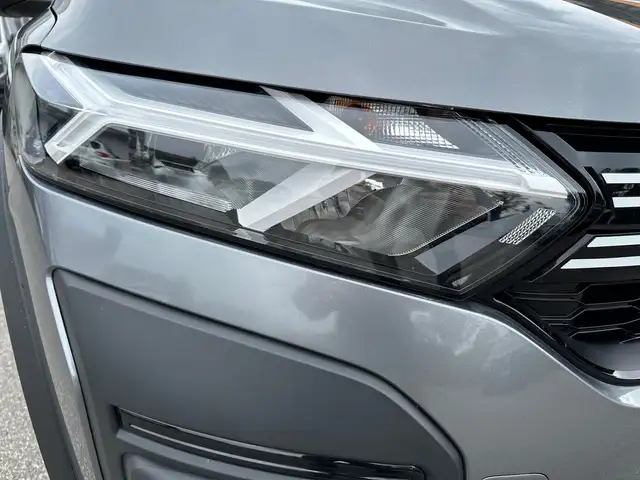 Dacia Sandero Stepway view 3