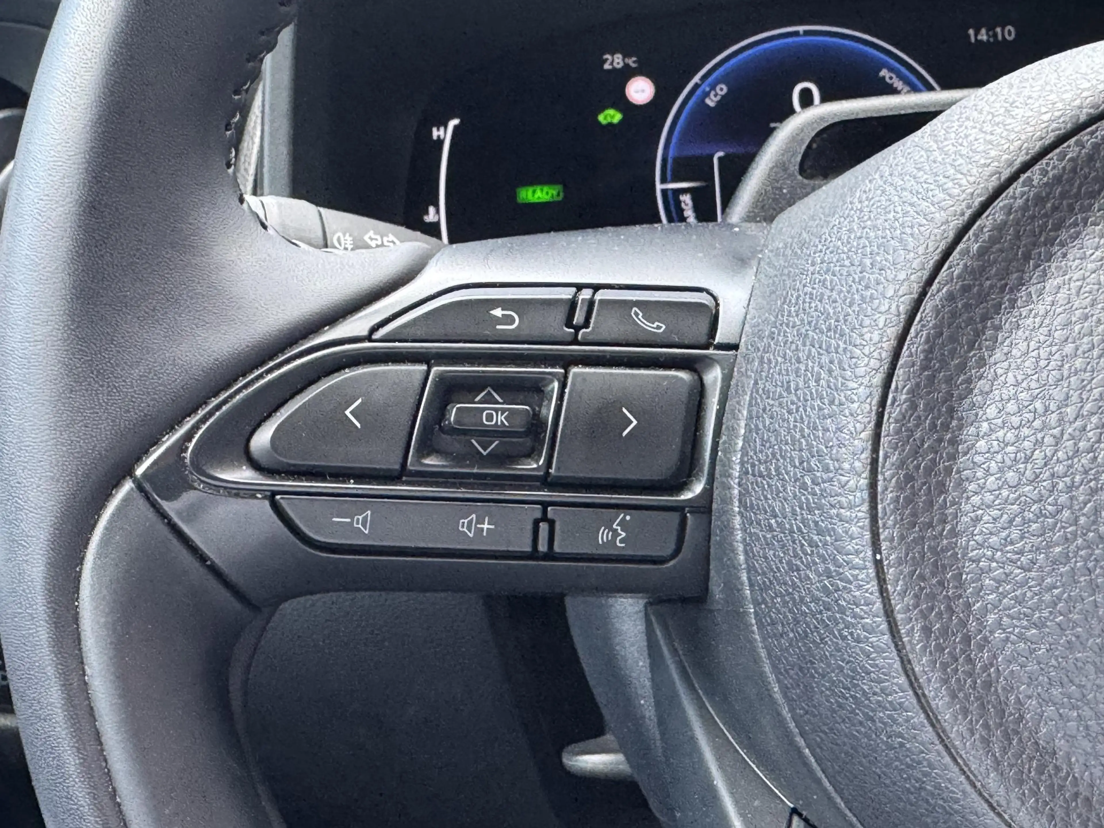 Toyota Aygo X Hybrid 115 play APPLE/ANDROID CARPLAY ADAPTIEVE CR — photo 15