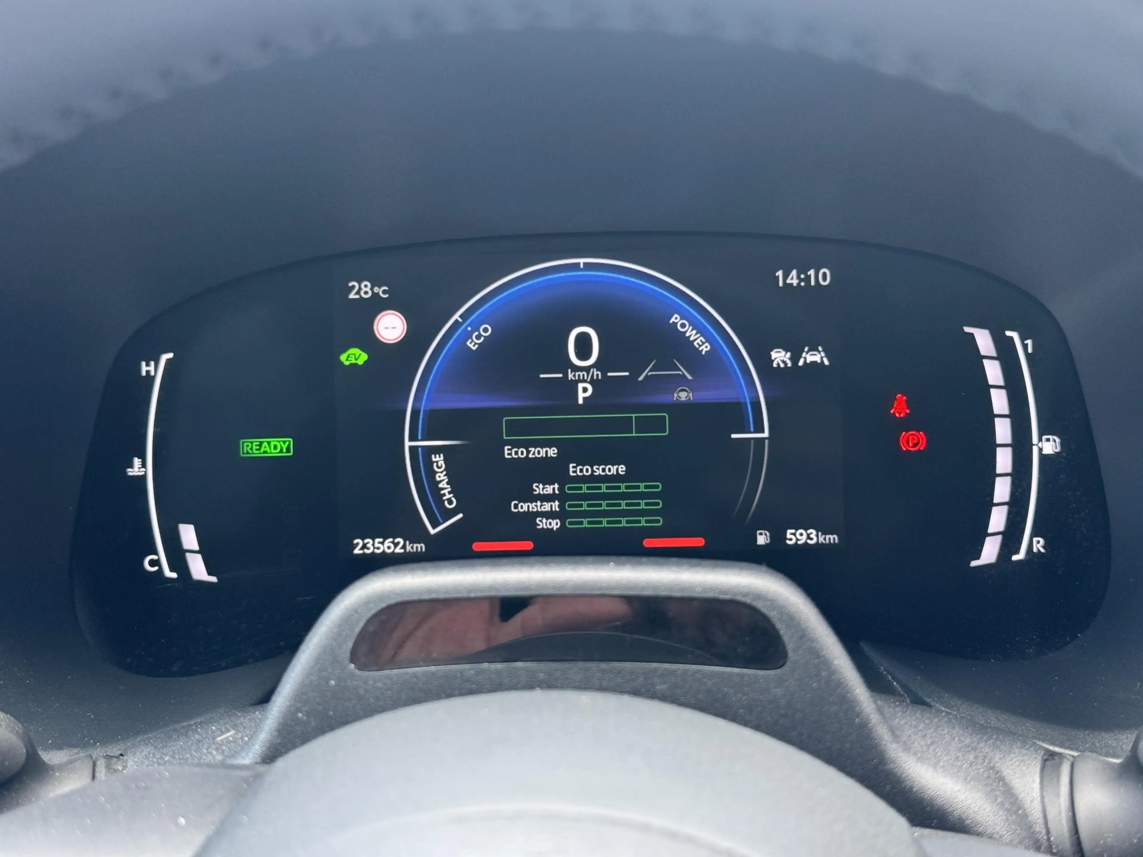 Toyota Aygo X Hybrid 115 play APPLE/ANDROID CARPLAY ADAPTIEVE CR — photo 9