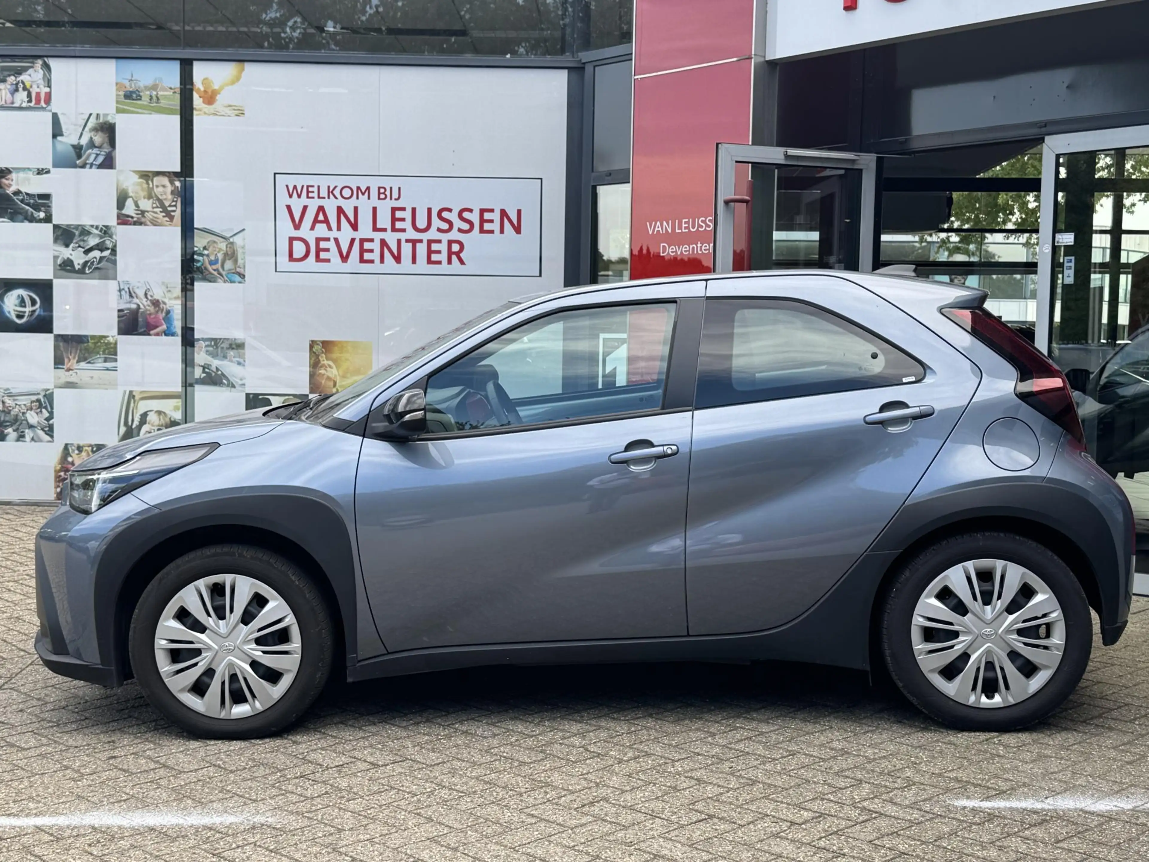 Toyota Aygo X Hybrid 115 play APPLE/ANDROID CARPLAY ADAPTIEVE CR — photo 2