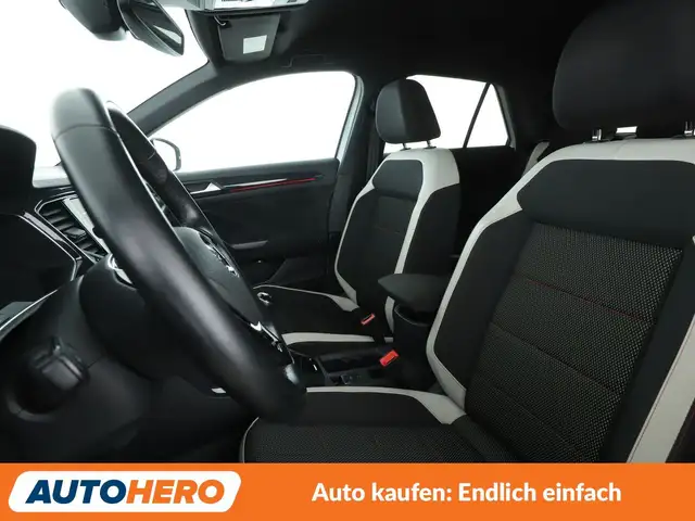 Volkswagen T-Roc view 10