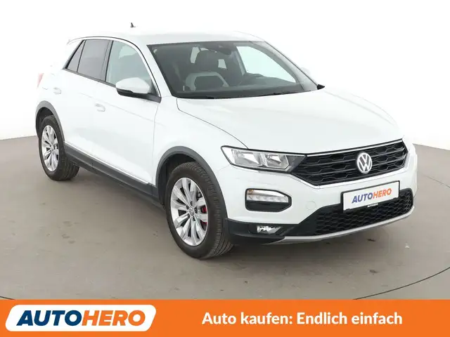 Volkswagen T-Roc view 8