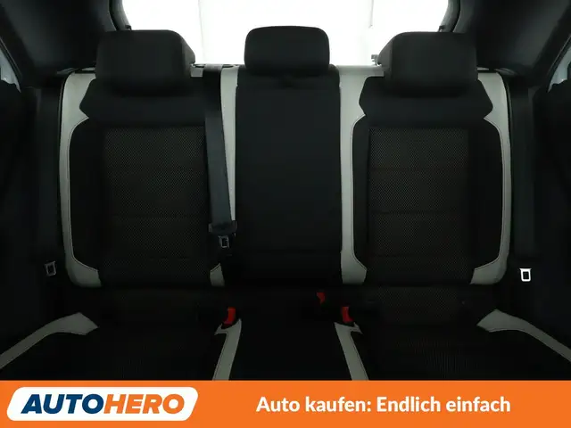 Volkswagen T-Roc view 15