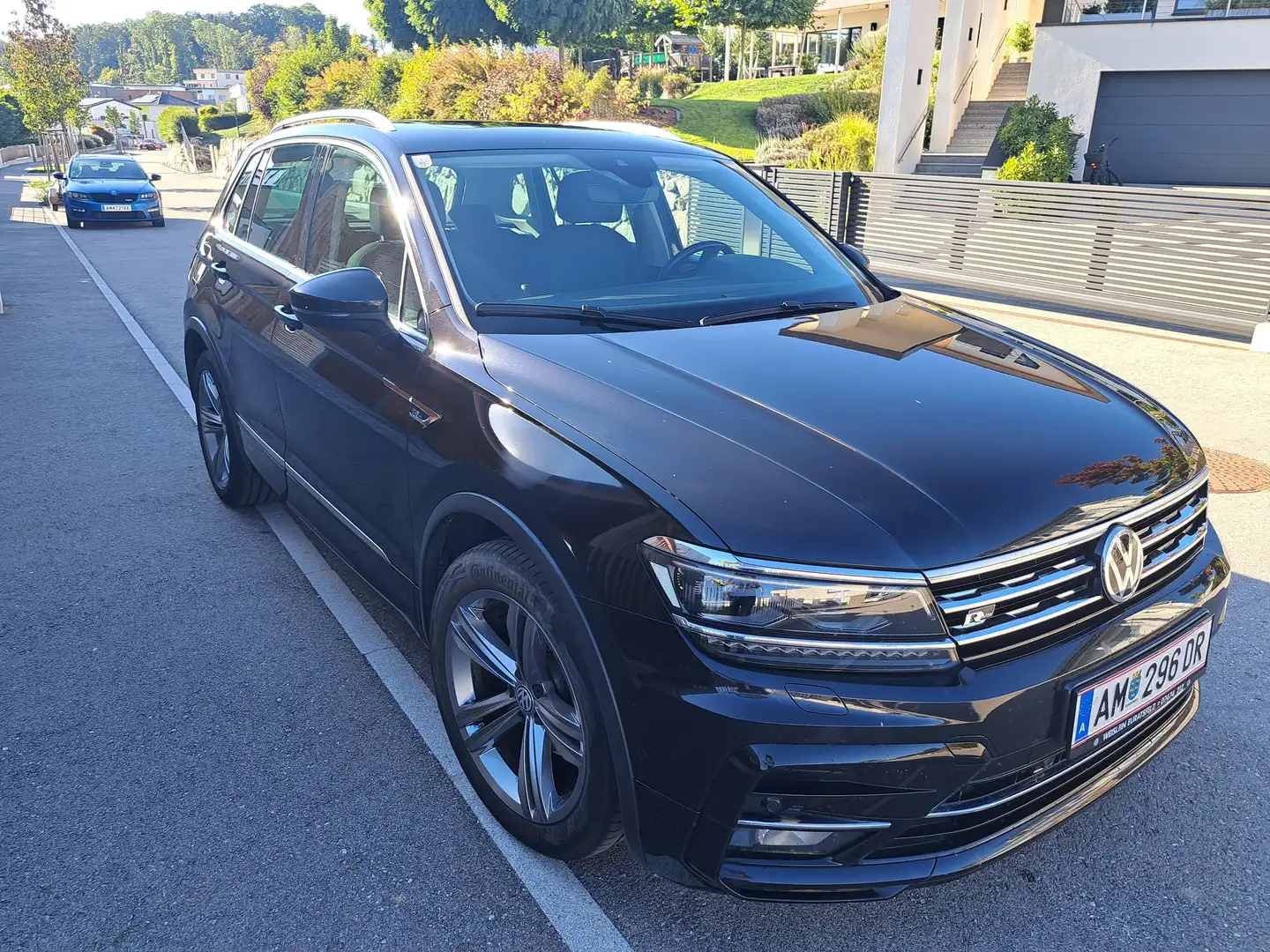 Volkswagen Tiguan Tiguan 2,0 TDI SCR Sky DSG Sky Schwarz - 1