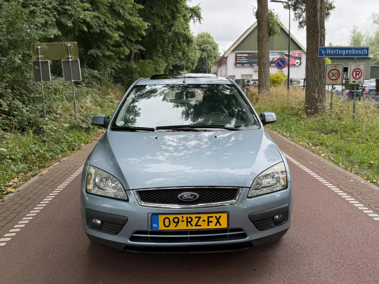Ford Focus 1.6-16V Titanium AIRCO!APK!LEDER!KOOPJE! Blauw - 2