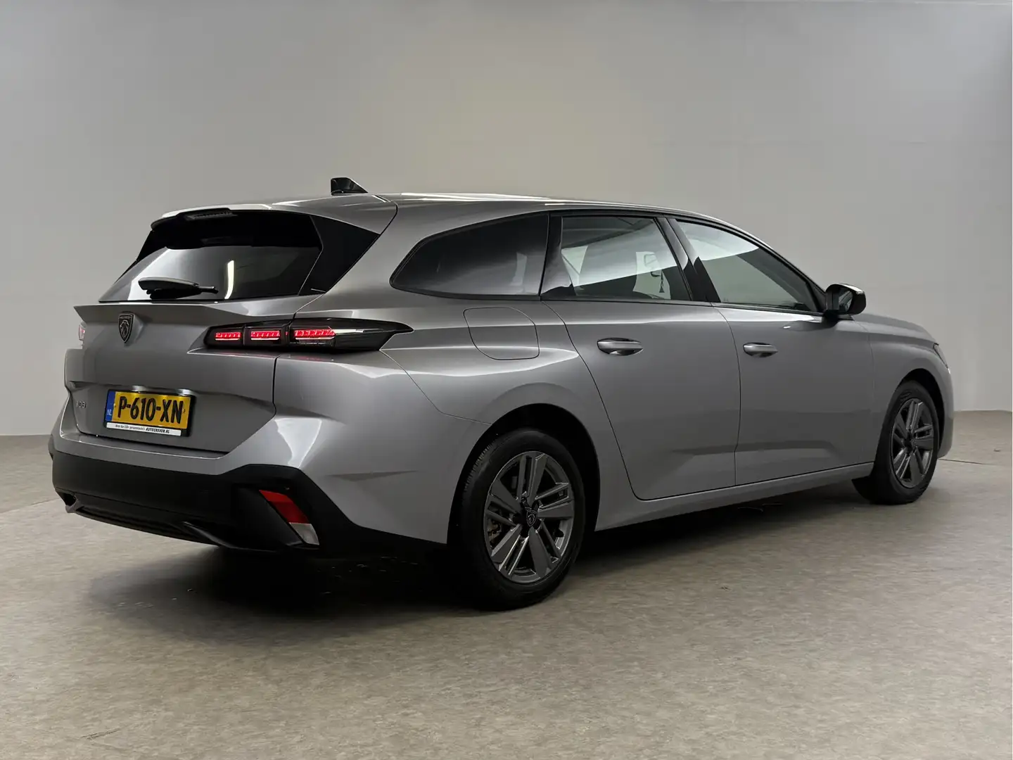 Peugeot 308 1.2 PureTech | Virtual | Carplay | Cruise | Parkee Zilver - 2