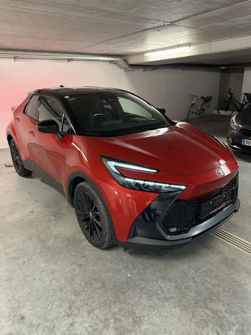 Toyota C-HR 2,0 Plug-In Hybrid E-CVT GR Sport Edition - 2