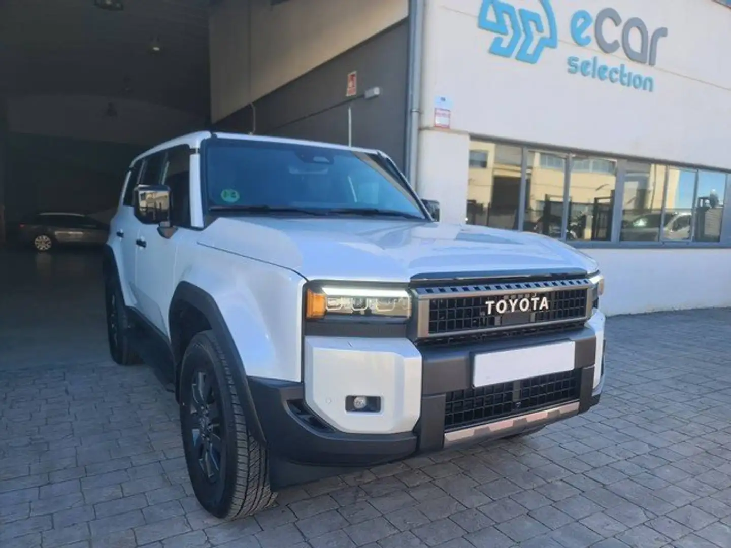 Toyota Land Cruiser 250 VX Aut. Blanco - 2