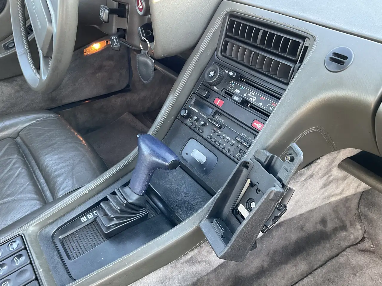 Porsche 928 S, foto 6