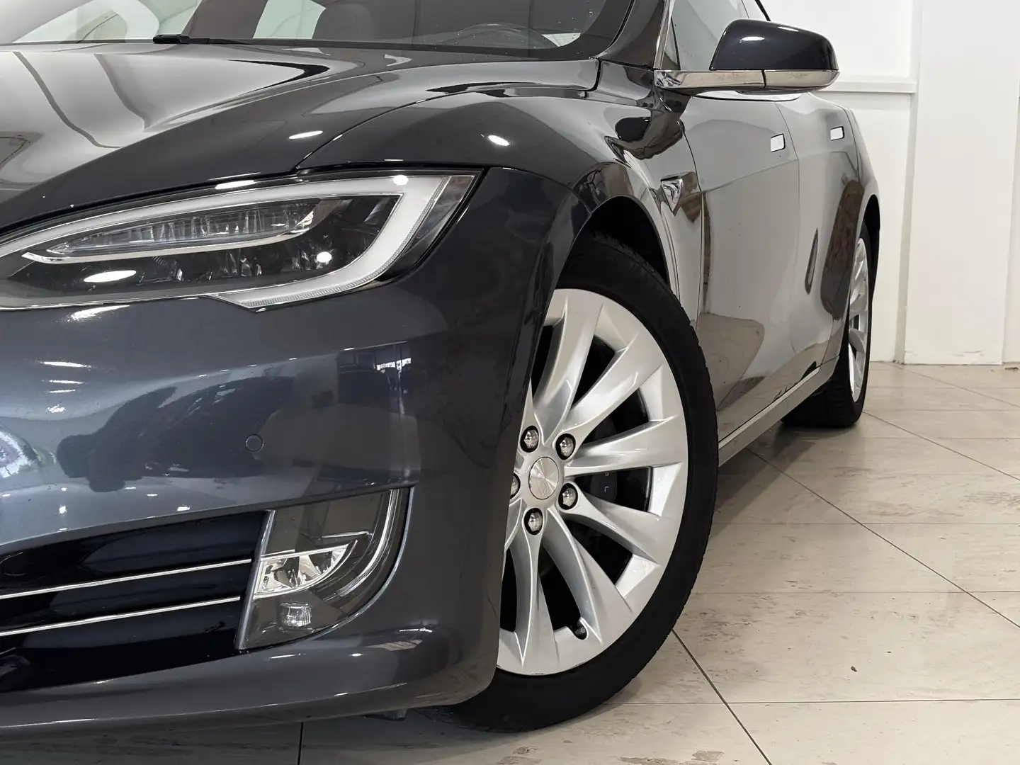 Tesla Model S 75D Base | Panoramadak | Autopilot Grijs - 2