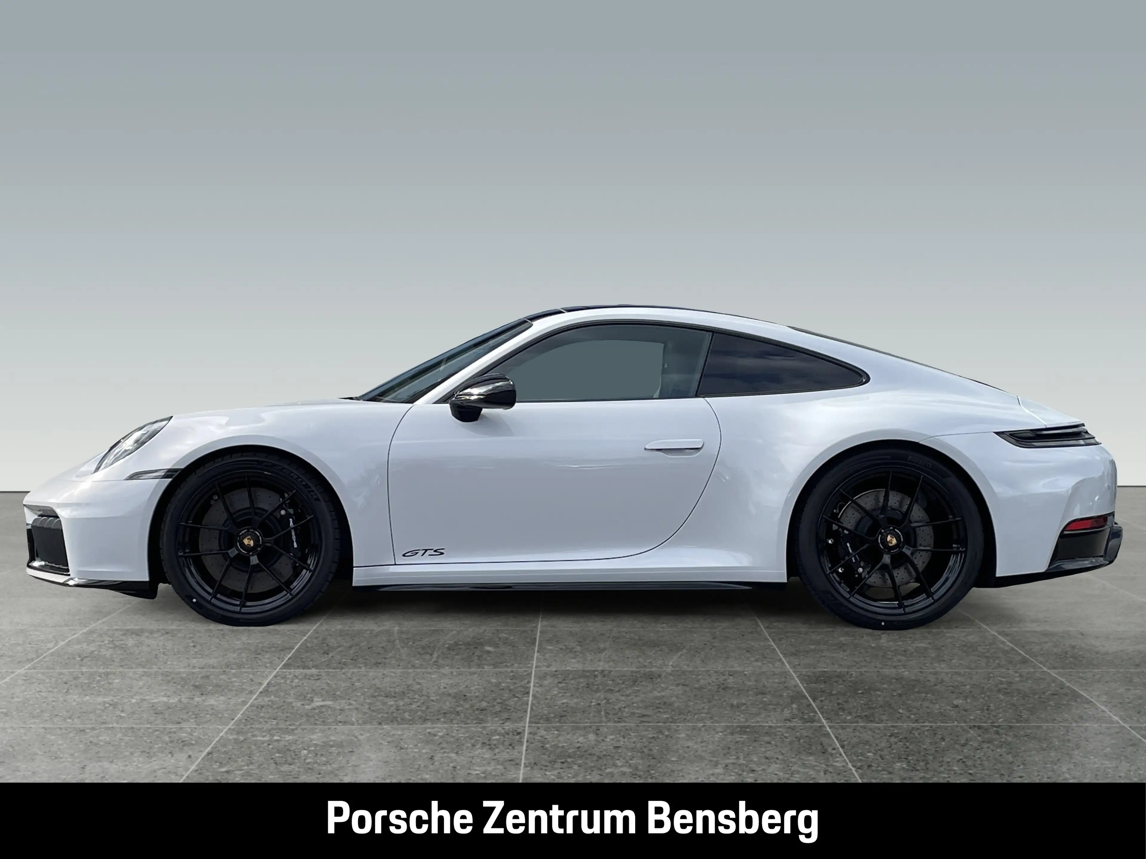 Porsche 911 Carrera 4 GTS — photo 2