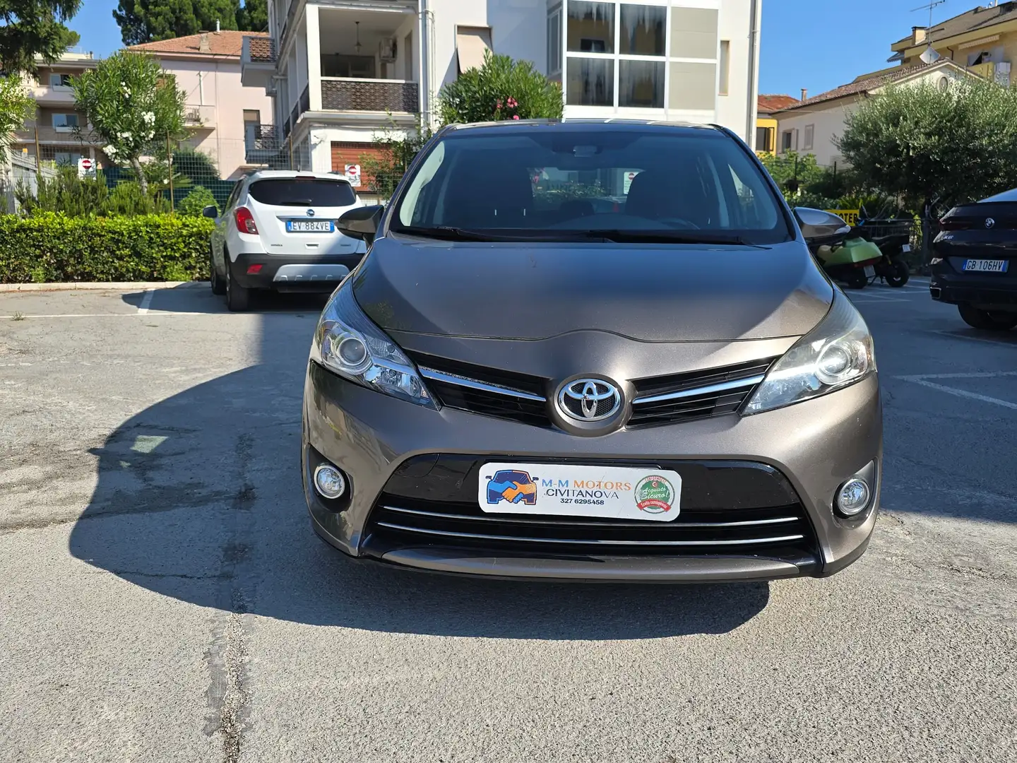 Toyota Verso 1.6 d-4d Active  E6 Gris - 2