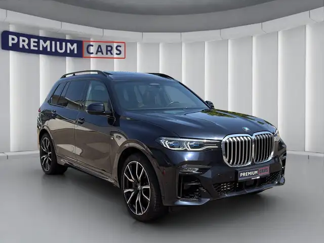 BMW X7 view 7