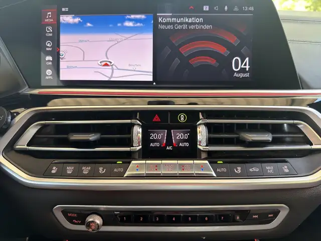 BMW X7 view 14