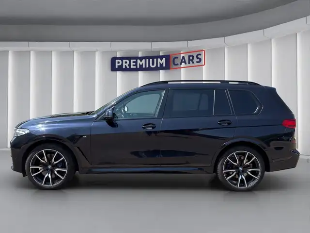 BMW X7 view 2