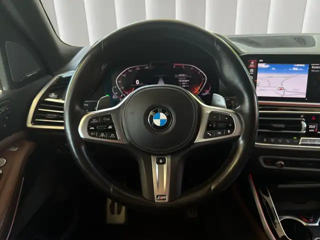 BMW X7 view 12