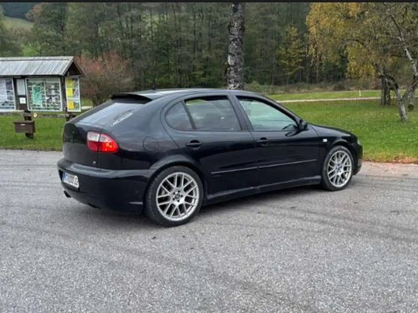 SEAT Leon Leon4 1,9 TDI PD Cupra Noir - 2