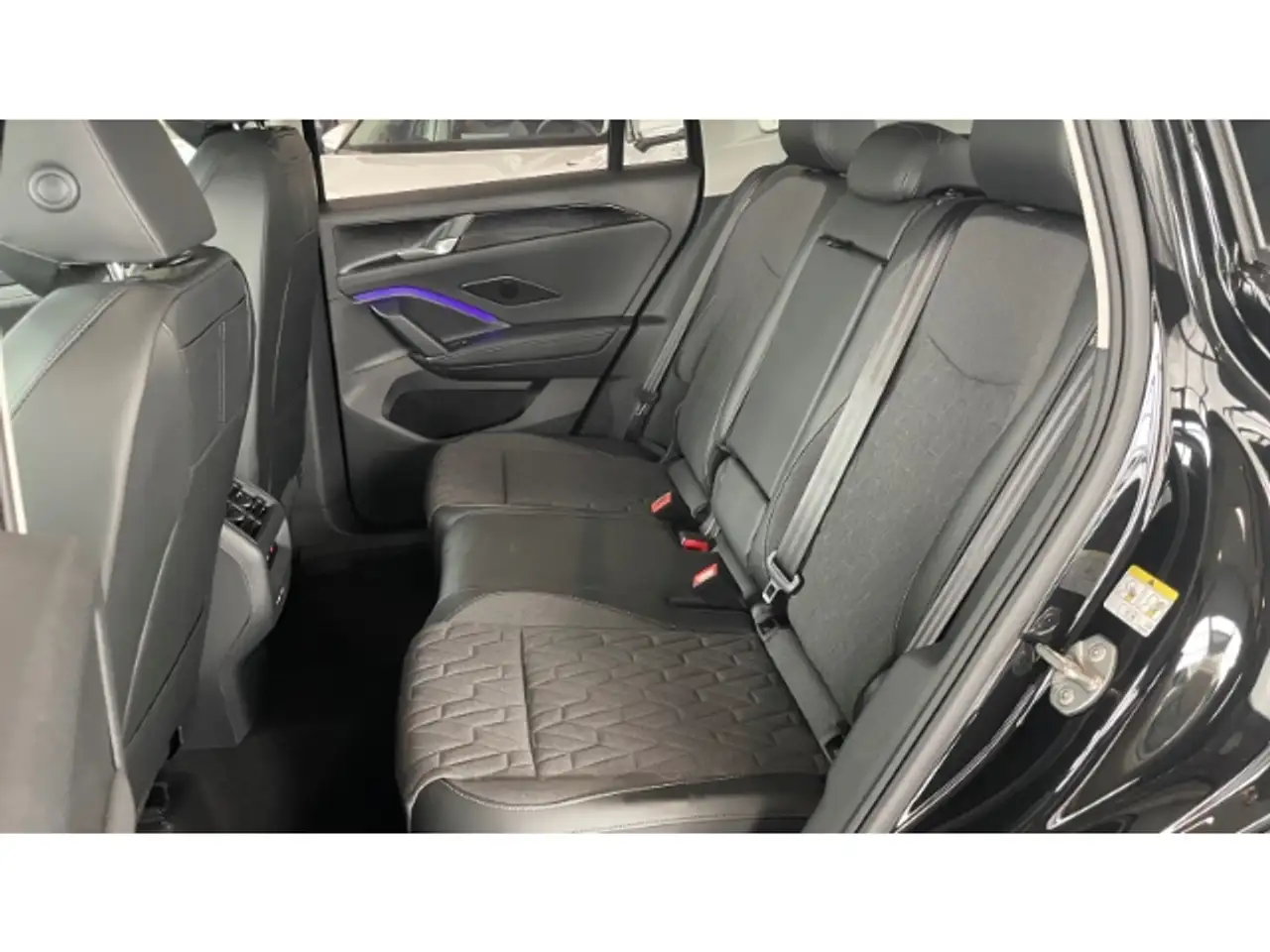 Volkswagen Tiguan 1.5 Prime el. AHK Navi Kamera IQ-Light Ambiente vi 15