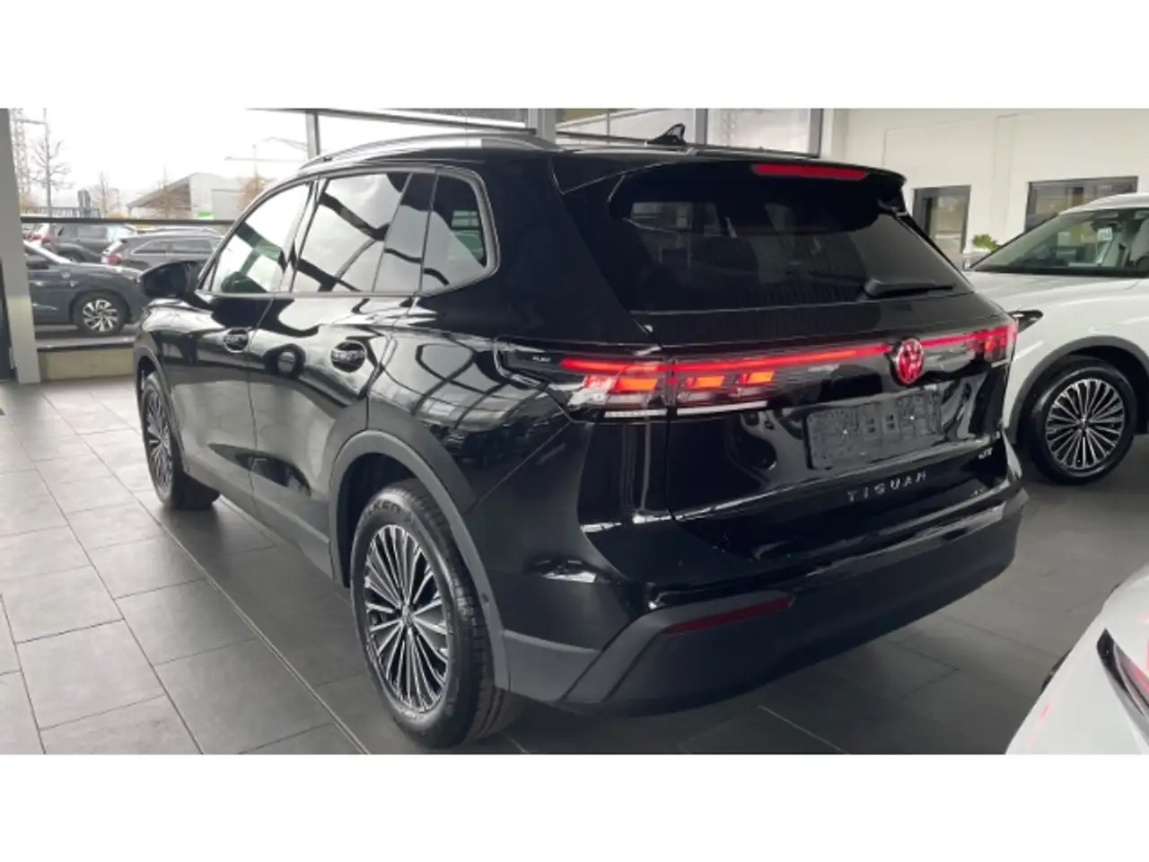 Volkswagen Tiguan 1.5 Prime el. AHK Navi Kamera IQ-Light Ambiente vi 2