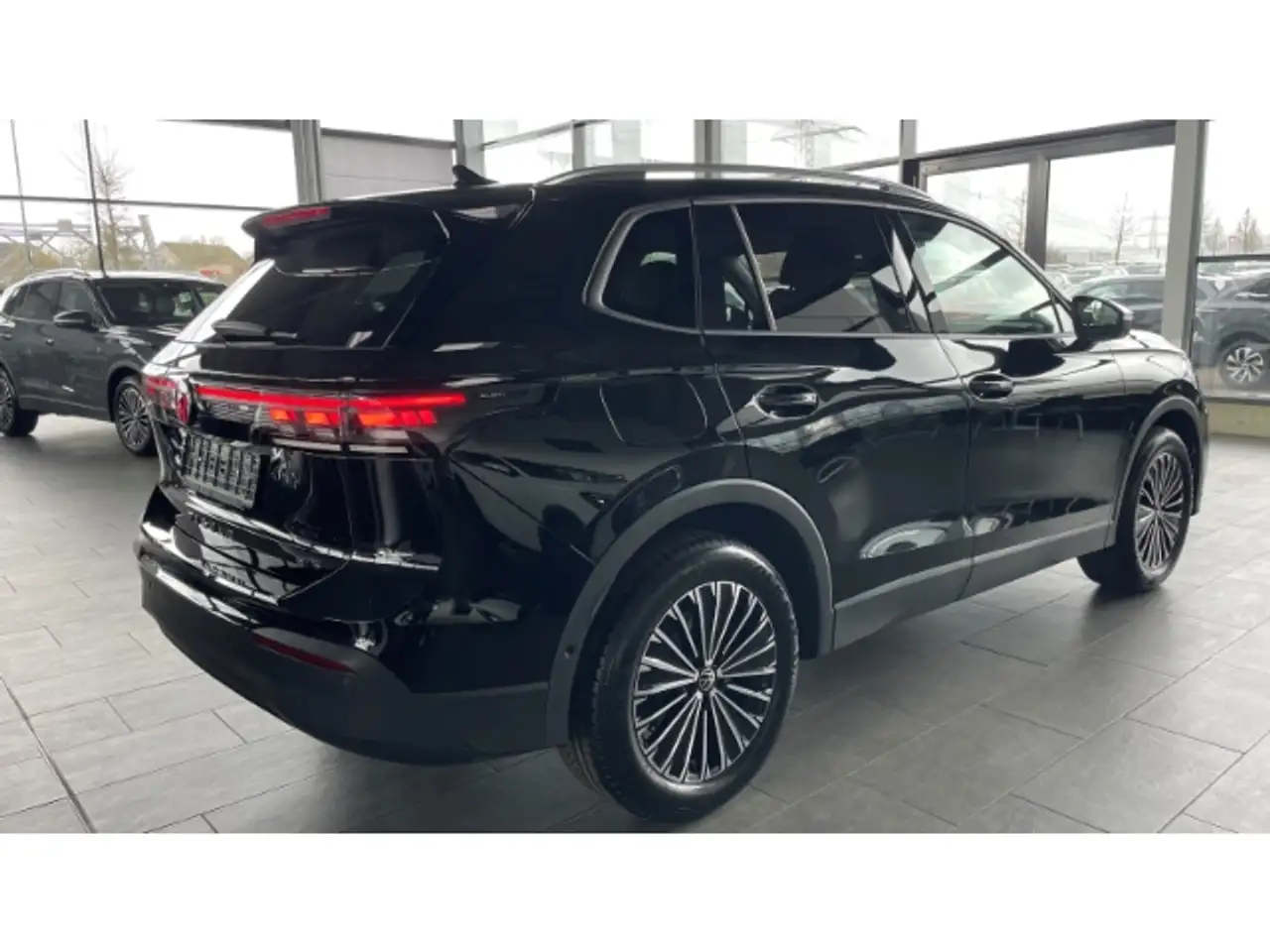Volkswagen Tiguan 1.5 Prime el. AHK Navi Kamera IQ-Light Ambiente vi 5