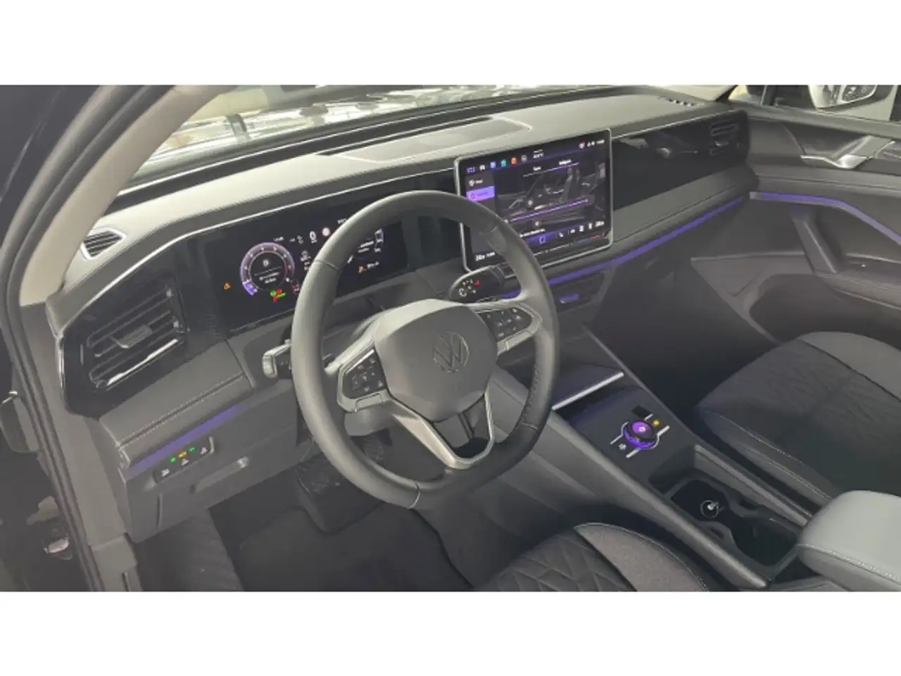Volkswagen Tiguan 1.5 Prime el. AHK Navi Kamera IQ-Light Ambiente vi 13