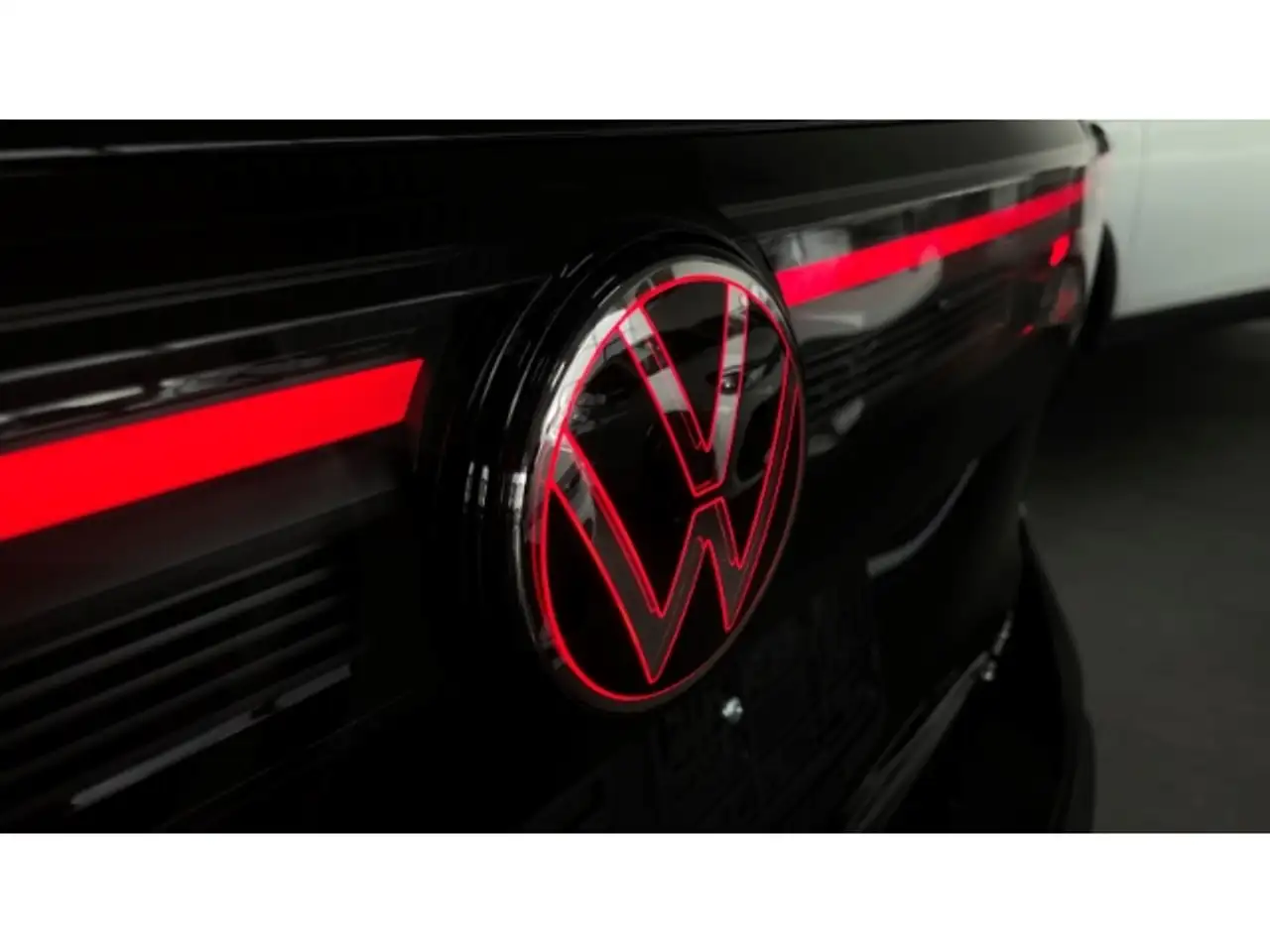 Volkswagen Tiguan 1.5 Prime el. AHK Navi Kamera IQ-Light Ambiente vi 6
