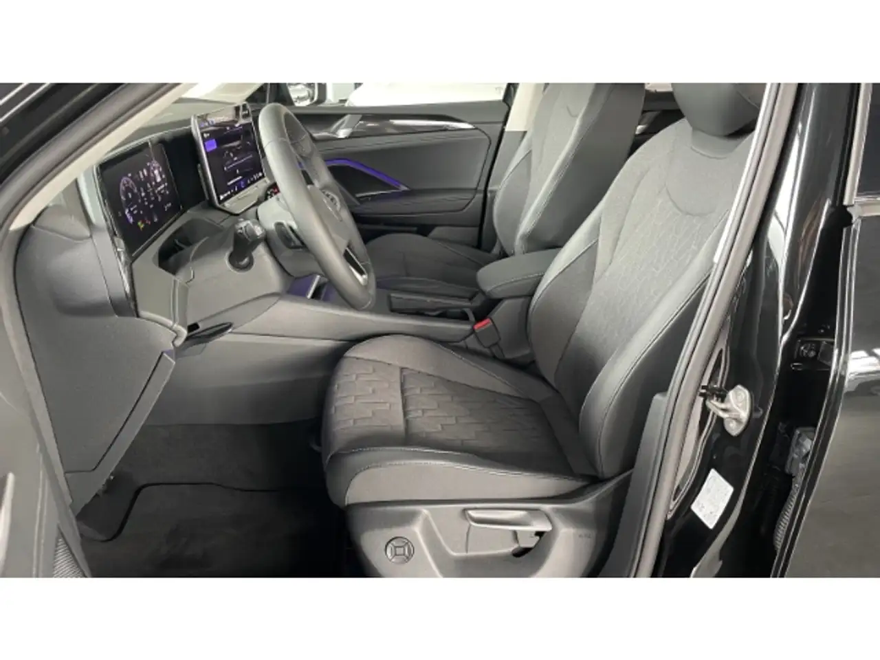 Volkswagen Tiguan 1.5 Prime el. AHK Navi Kamera IQ-Light Ambiente vi 14