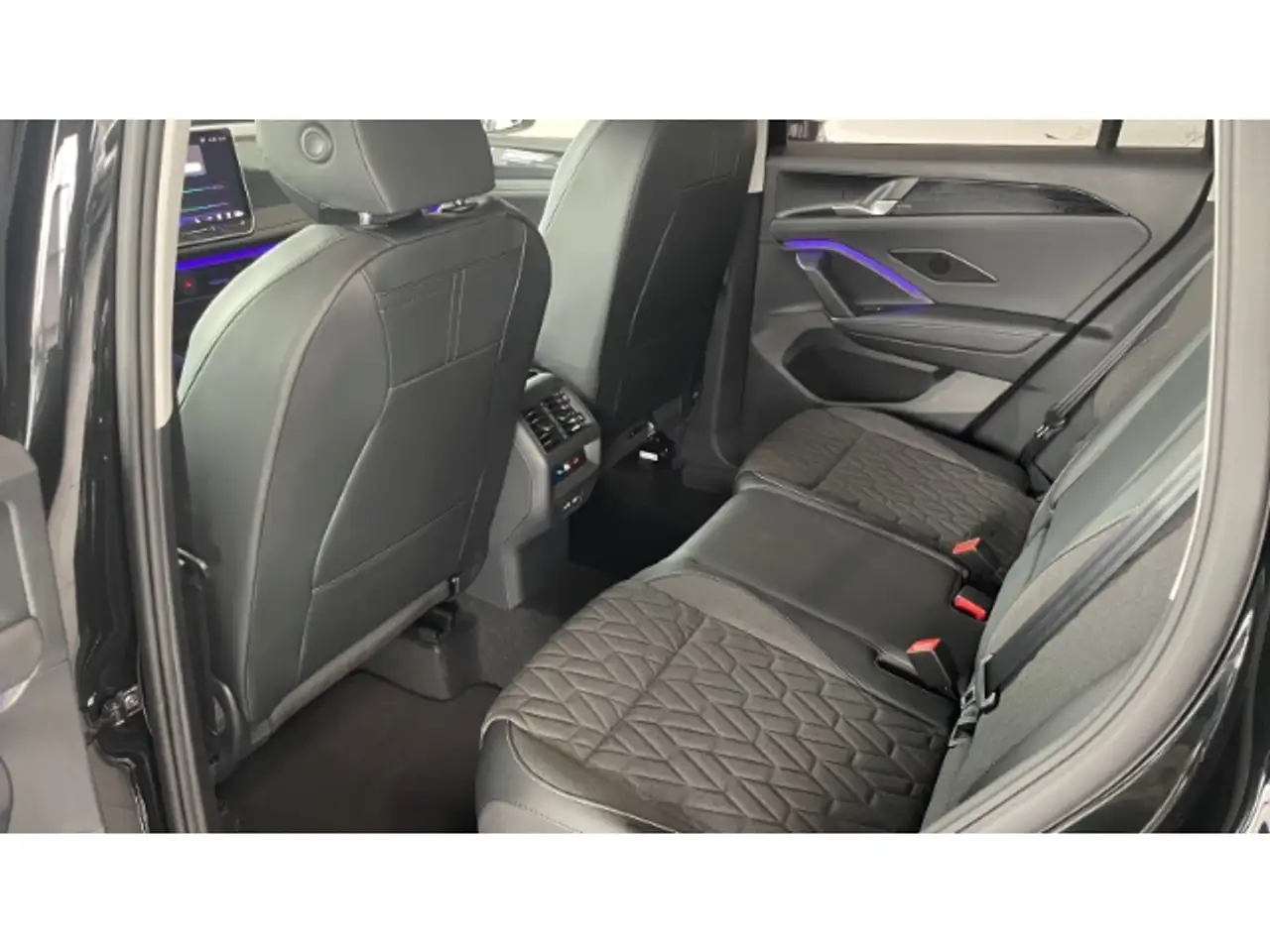 Volkswagen Tiguan 1.5 Prime el. AHK Navi Kamera IQ-Light Ambiente vi 16