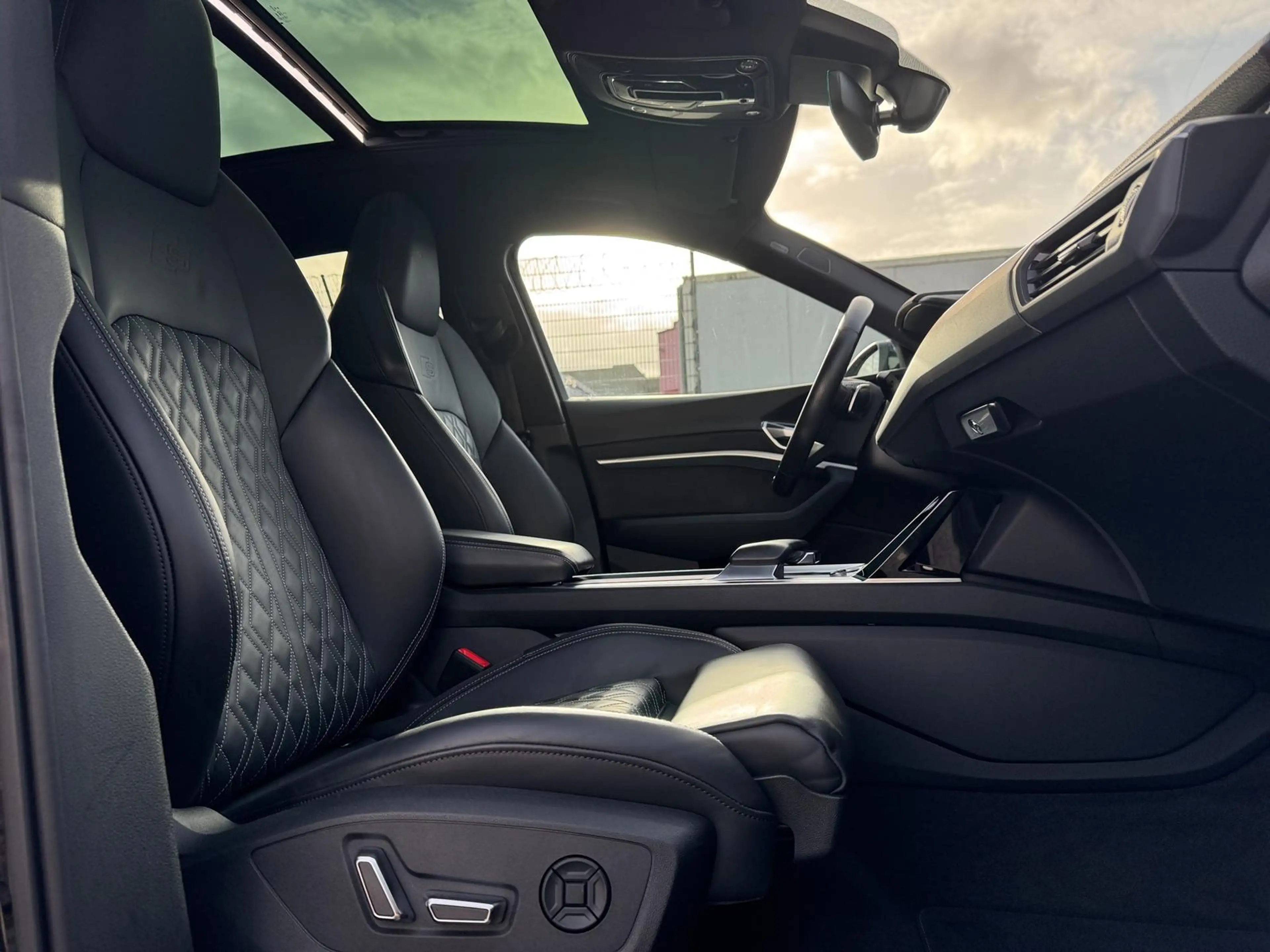 Audi e-tron Sportback 50 2x S line ACC PANO S-SITZE — photo 10