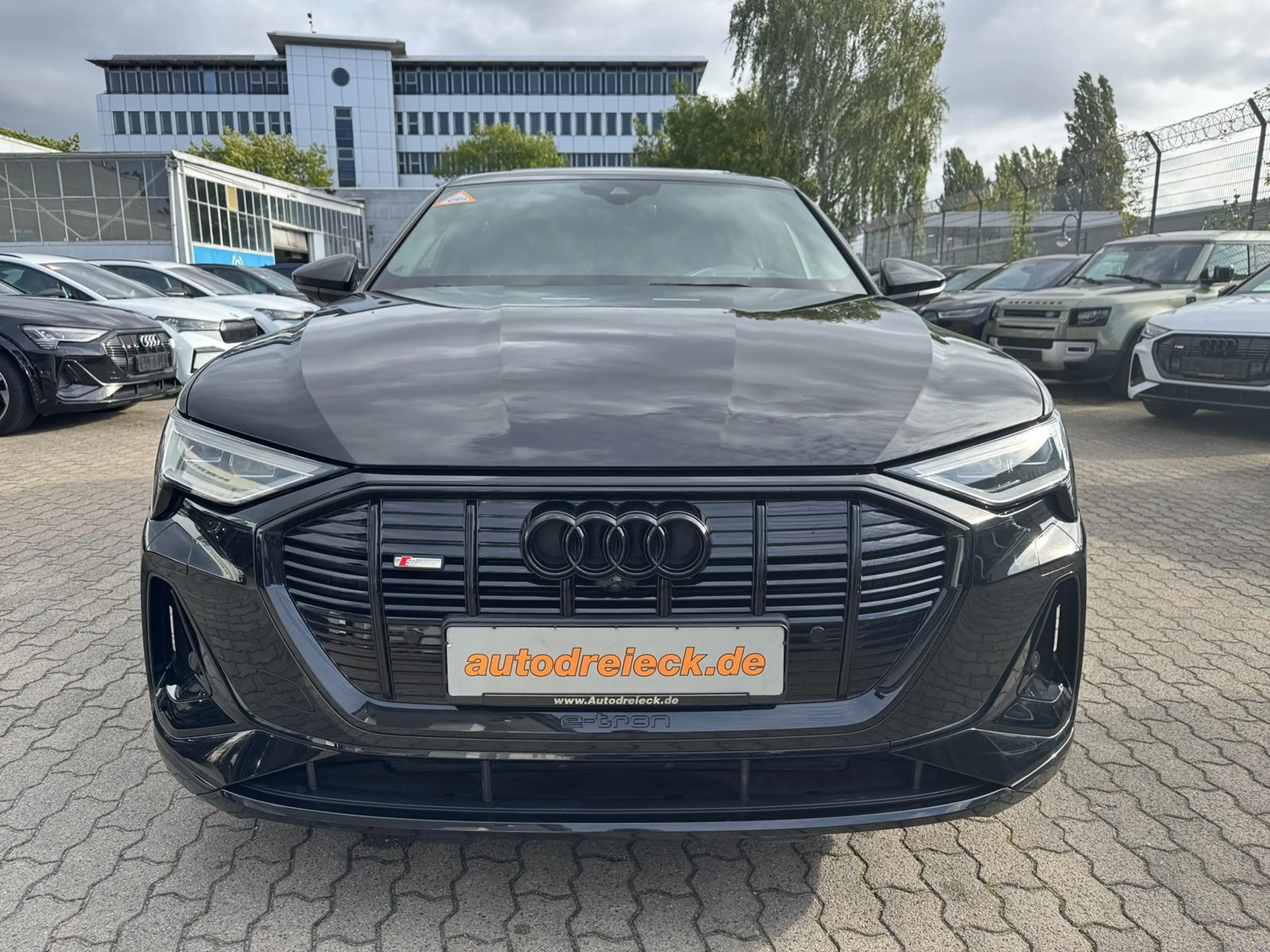 Audi e-tron Sportback 50 2x S line ACC PANO S-SITZE — photo 2