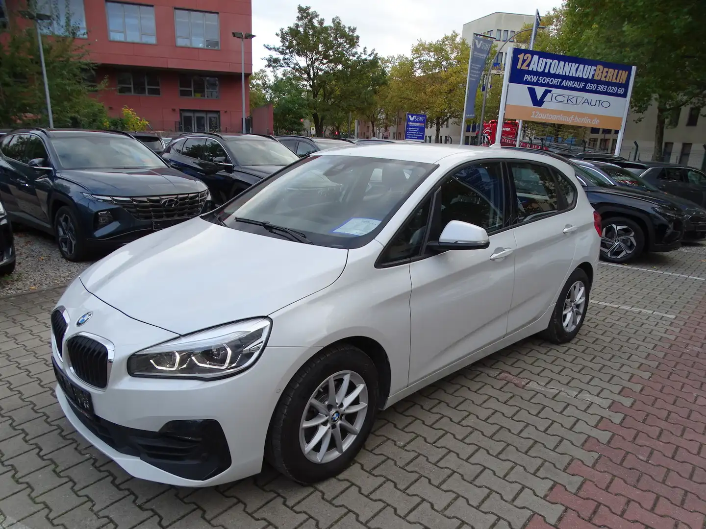BMW 216 216 d Advantage Automatik Blanc - 1