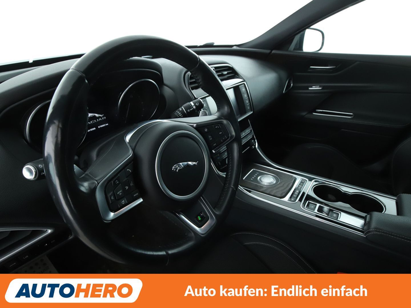 Jaguar XE 20d R-Sport Aut*NAVI*XENON*TEMPO*CAM*PDC*SHZ* — photo 11