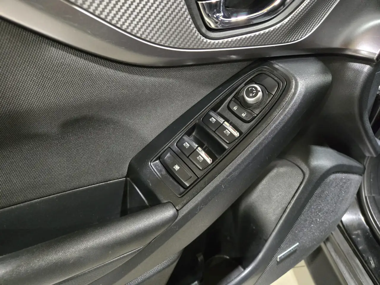 Subaru WRX снимка Subaru WRX
