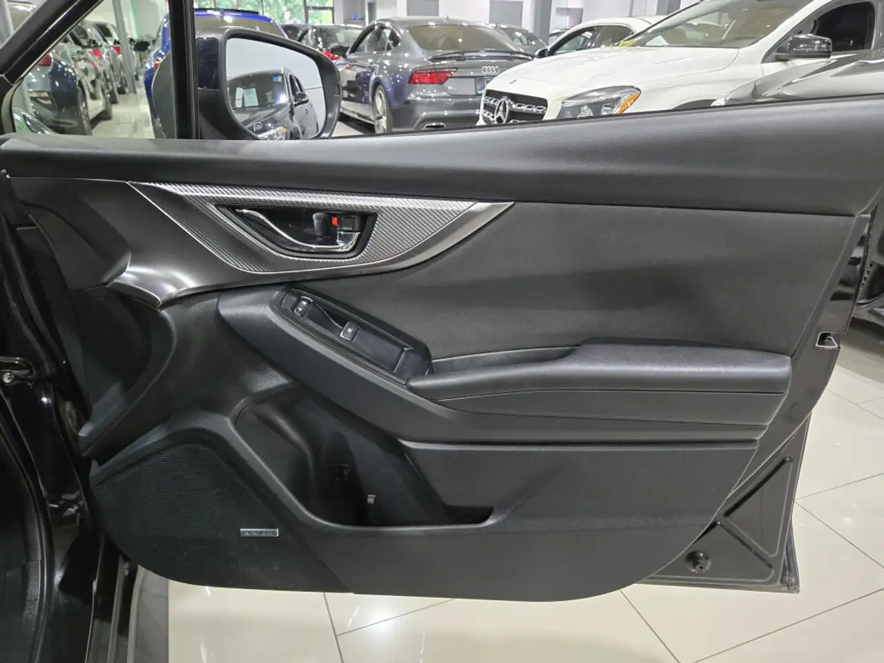 Subaru WRX снимка Subaru WRX