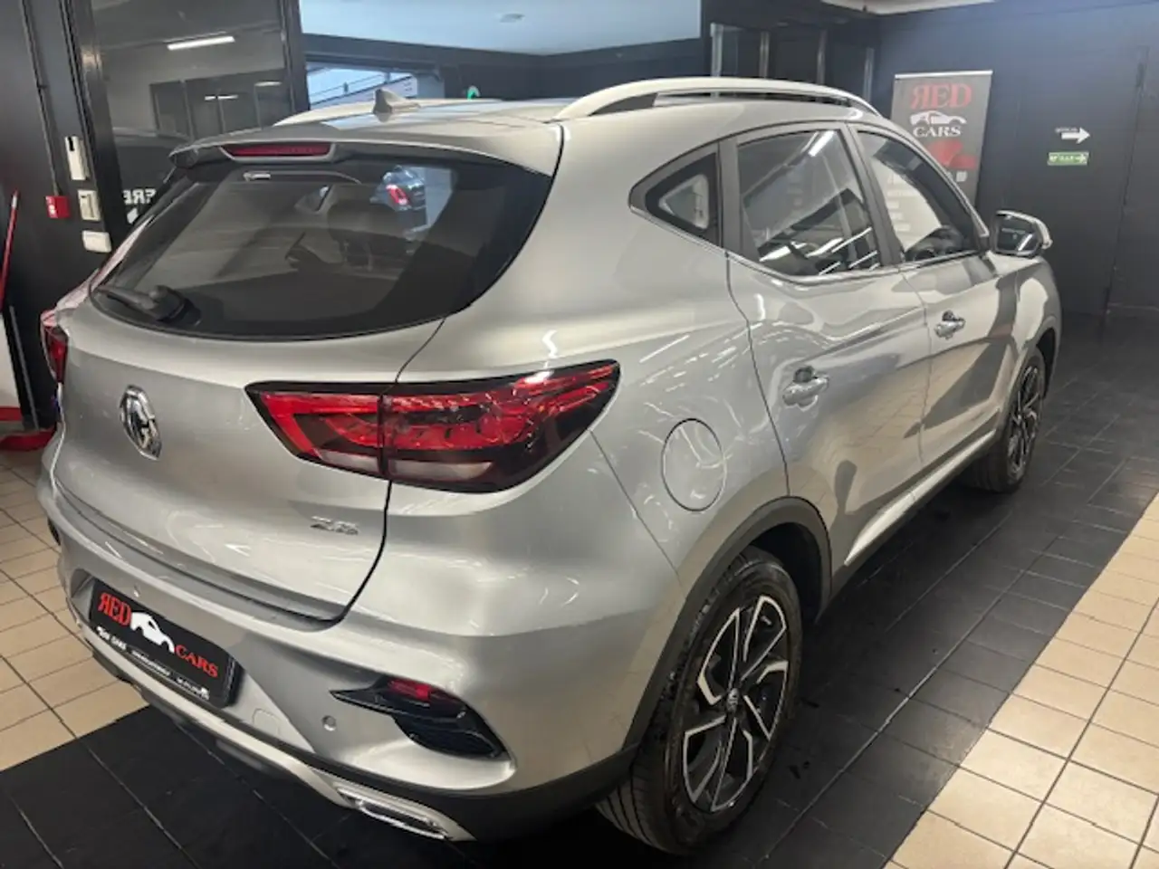 MG ZS 1.0 Luxury GPL 6