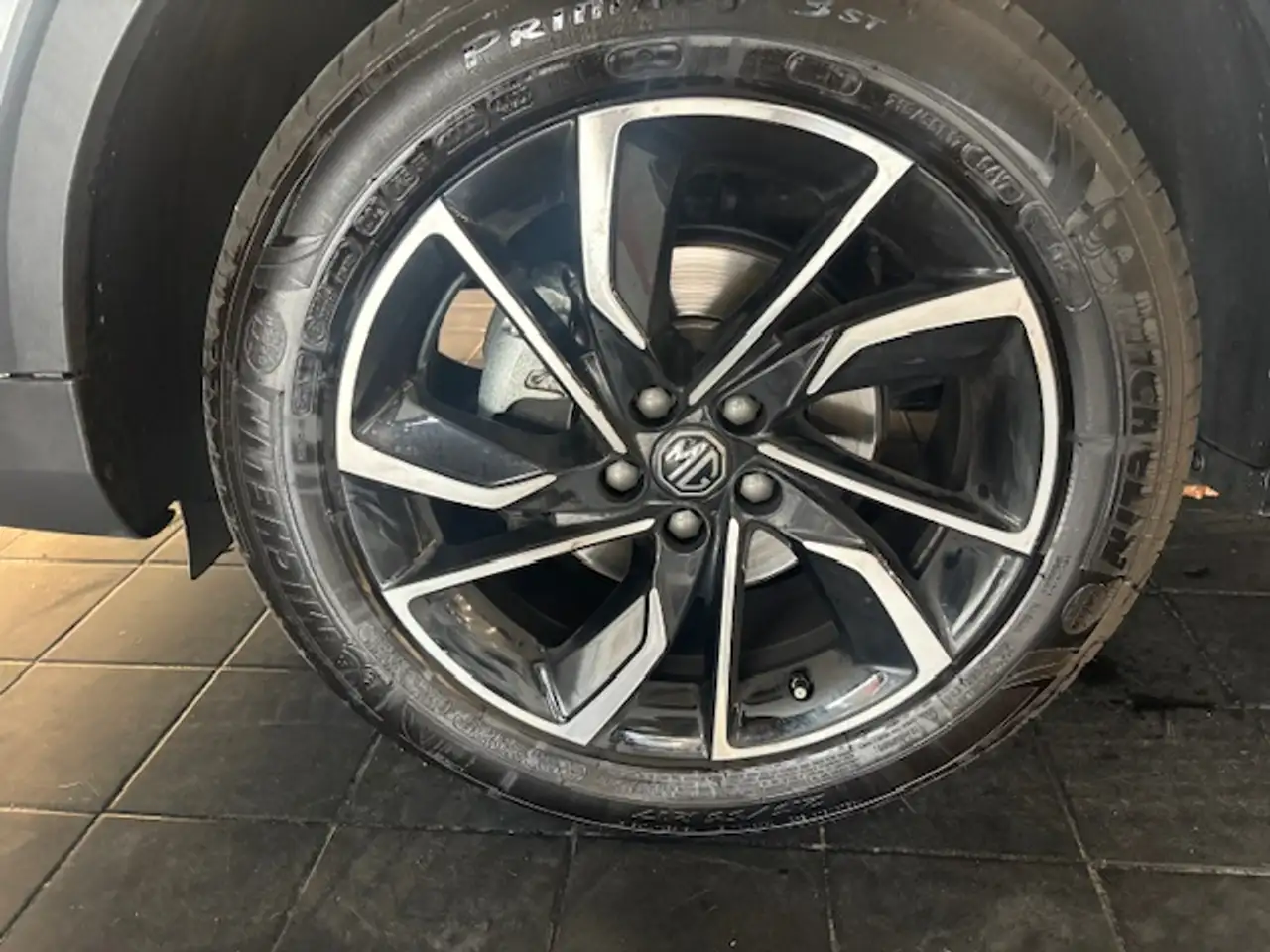 MG ZS 1.0 Luxury GPL 16