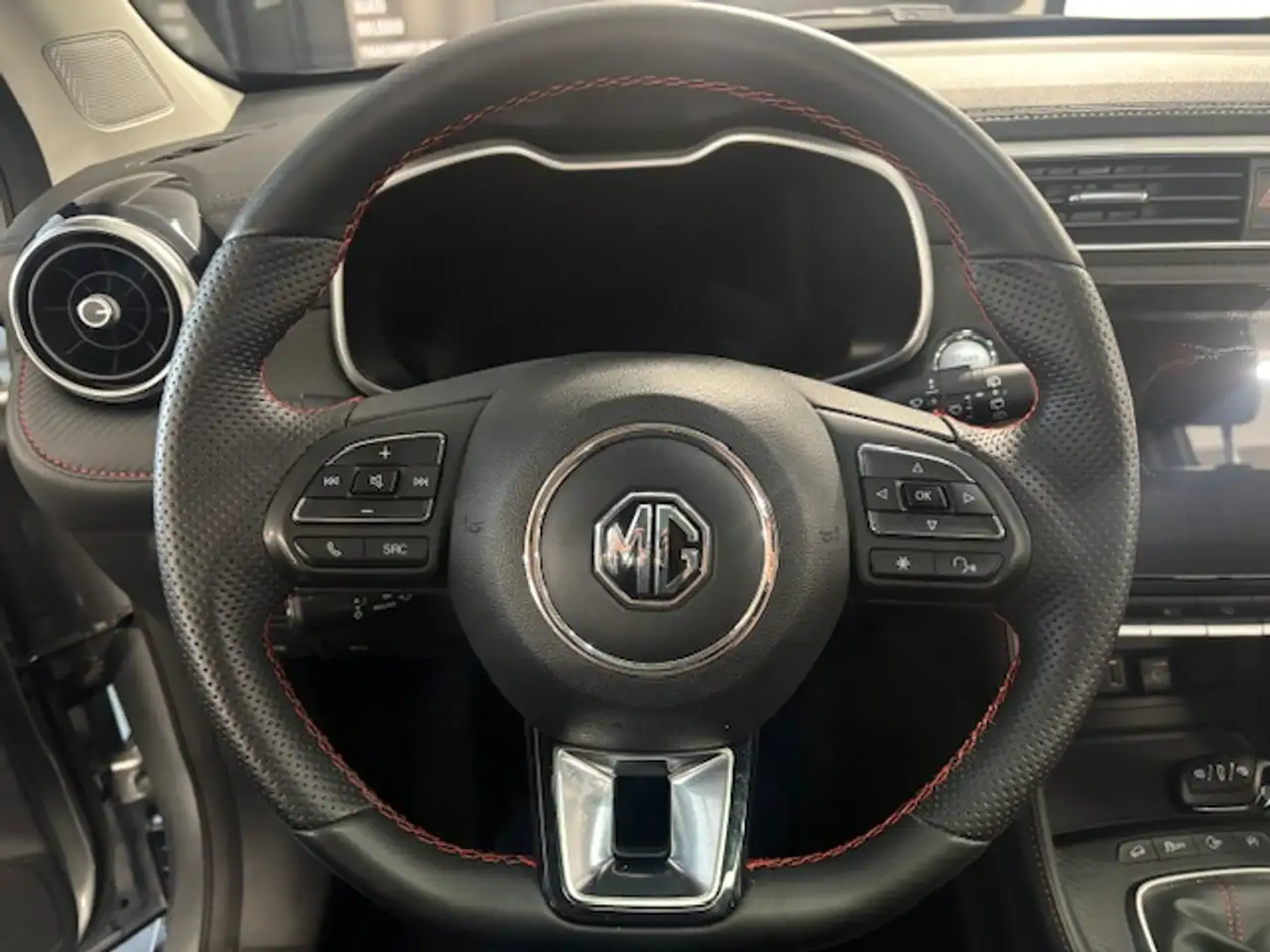 MG ZS 1.0 Luxury GPL 9