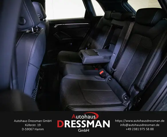 Audi Q3 view 13