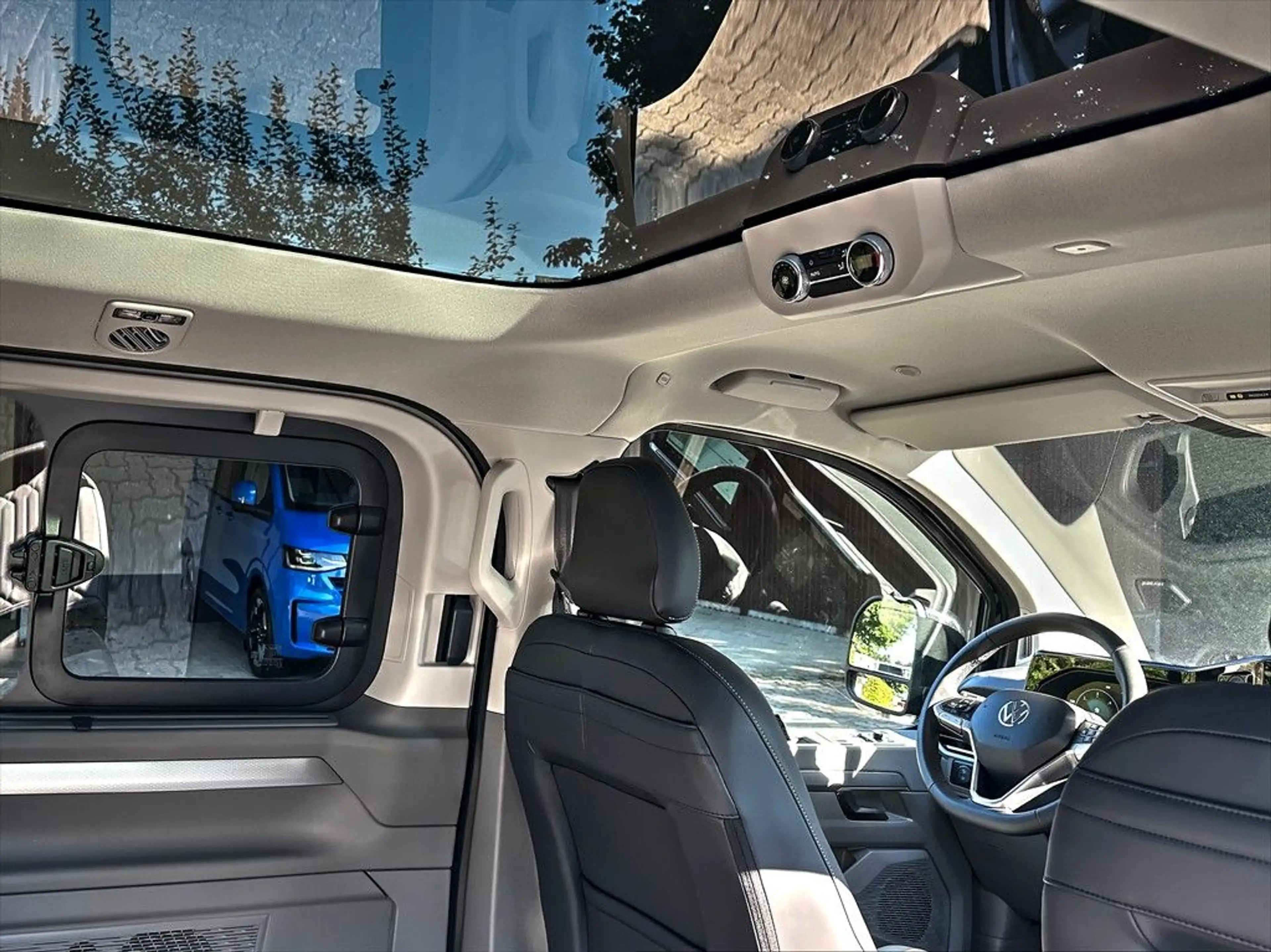 Volkswagen T7 Caravelle T7 Style 4MOTION 8-Si.+REAR-SEAT-ENTERTAINMENT ! — photo 11