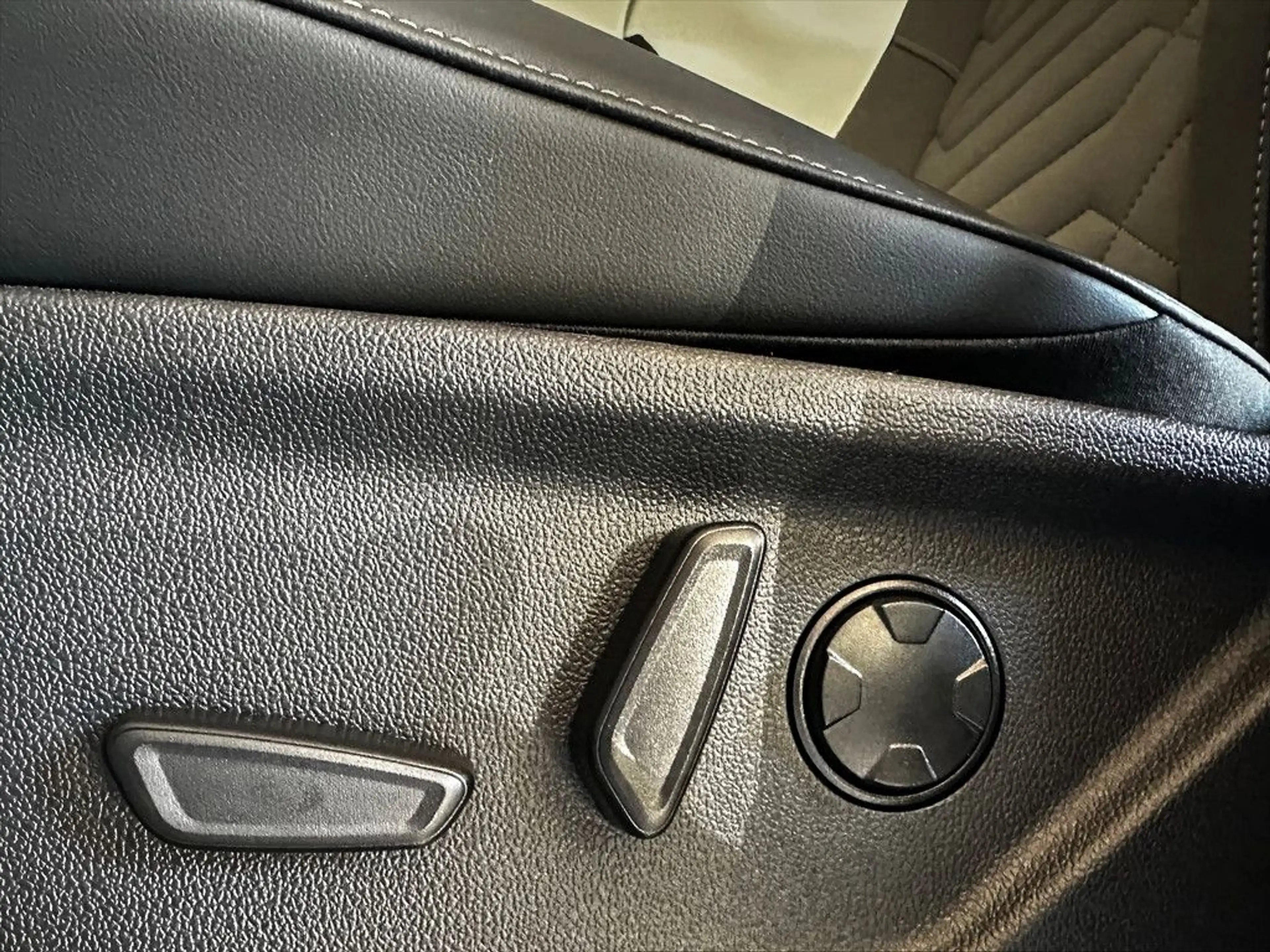 Volkswagen T7 Caravelle T7 Style 4MOTION 8-Si.+REAR-SEAT-ENTERTAINMENT ! — photo 13