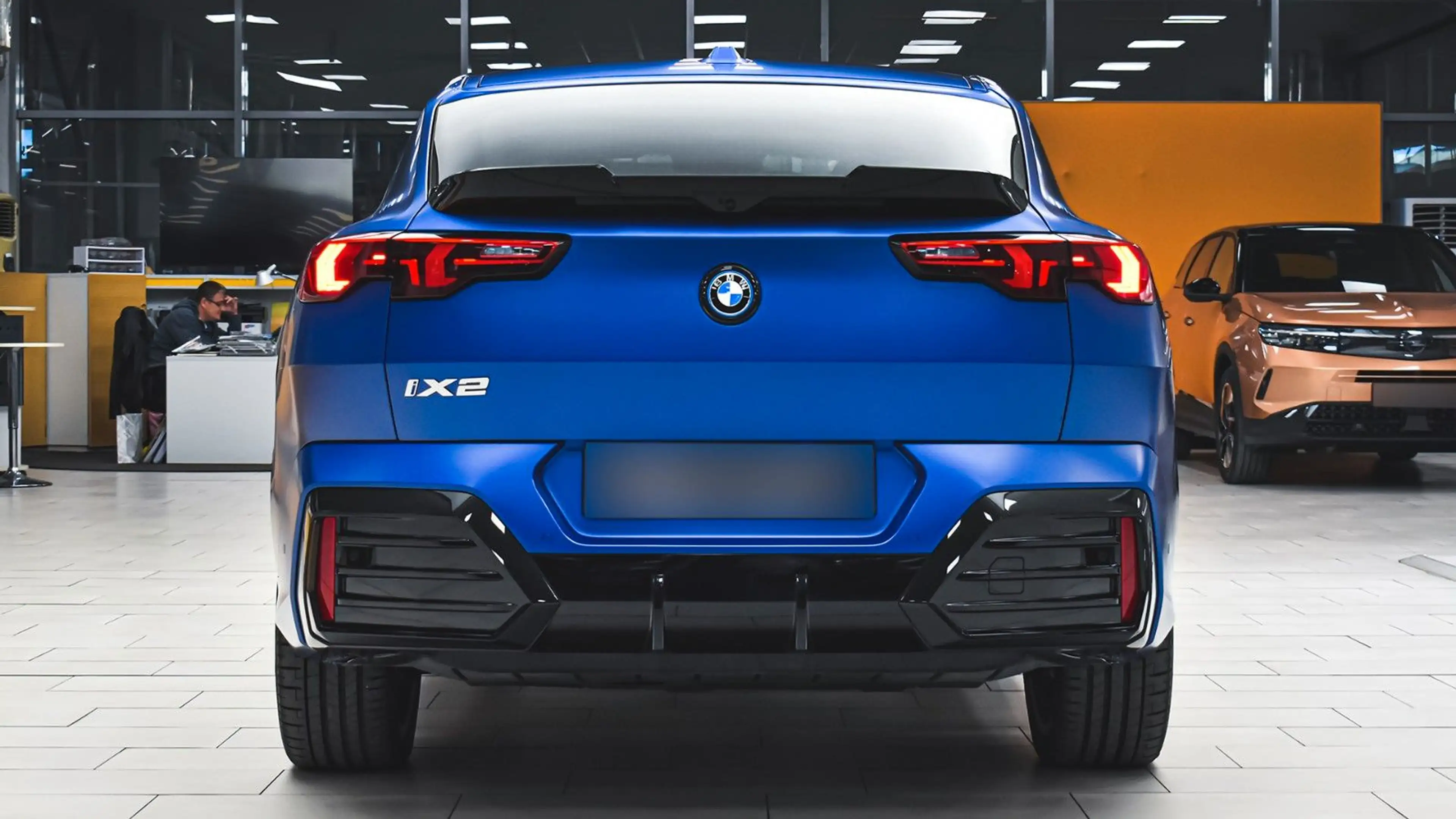 BMW iX2 xDrive30 M Sport — photo 2