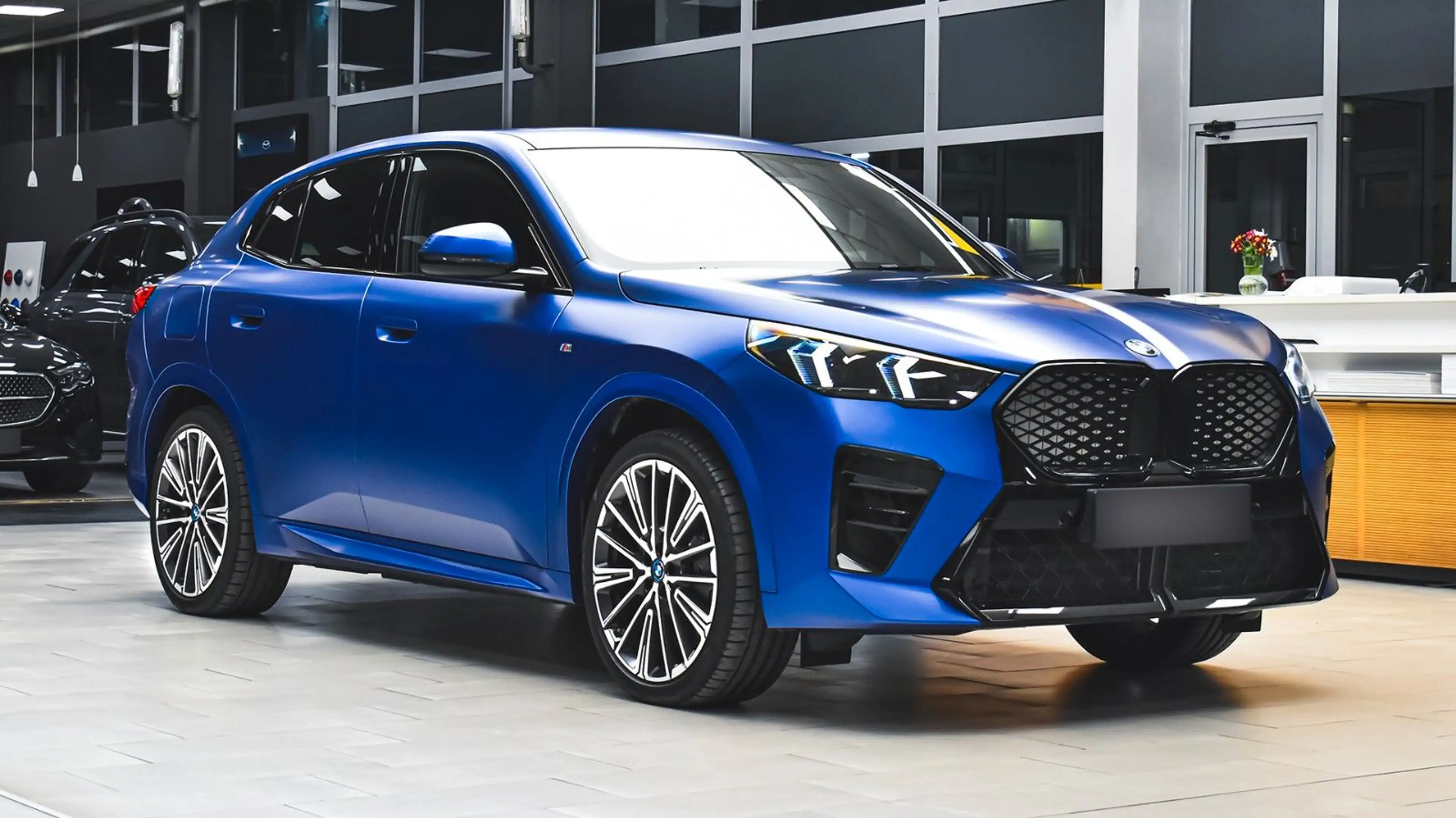 BMW iX2 xDrive30 M Sport — photo 4