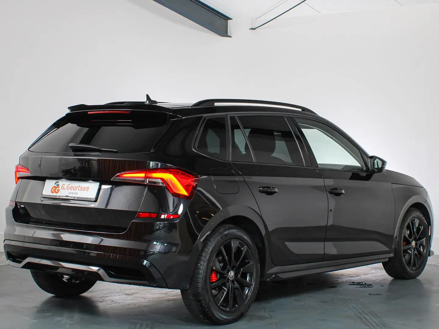 Skoda Kamiq 1.5 TSI ACT Sport Business, LED, Automaat, Cruise Zwart - 2