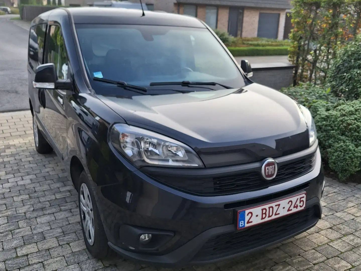 Fiat Doblo BTW wagen 14.049 excl. btw 1.6d 105pk Zwart - 2